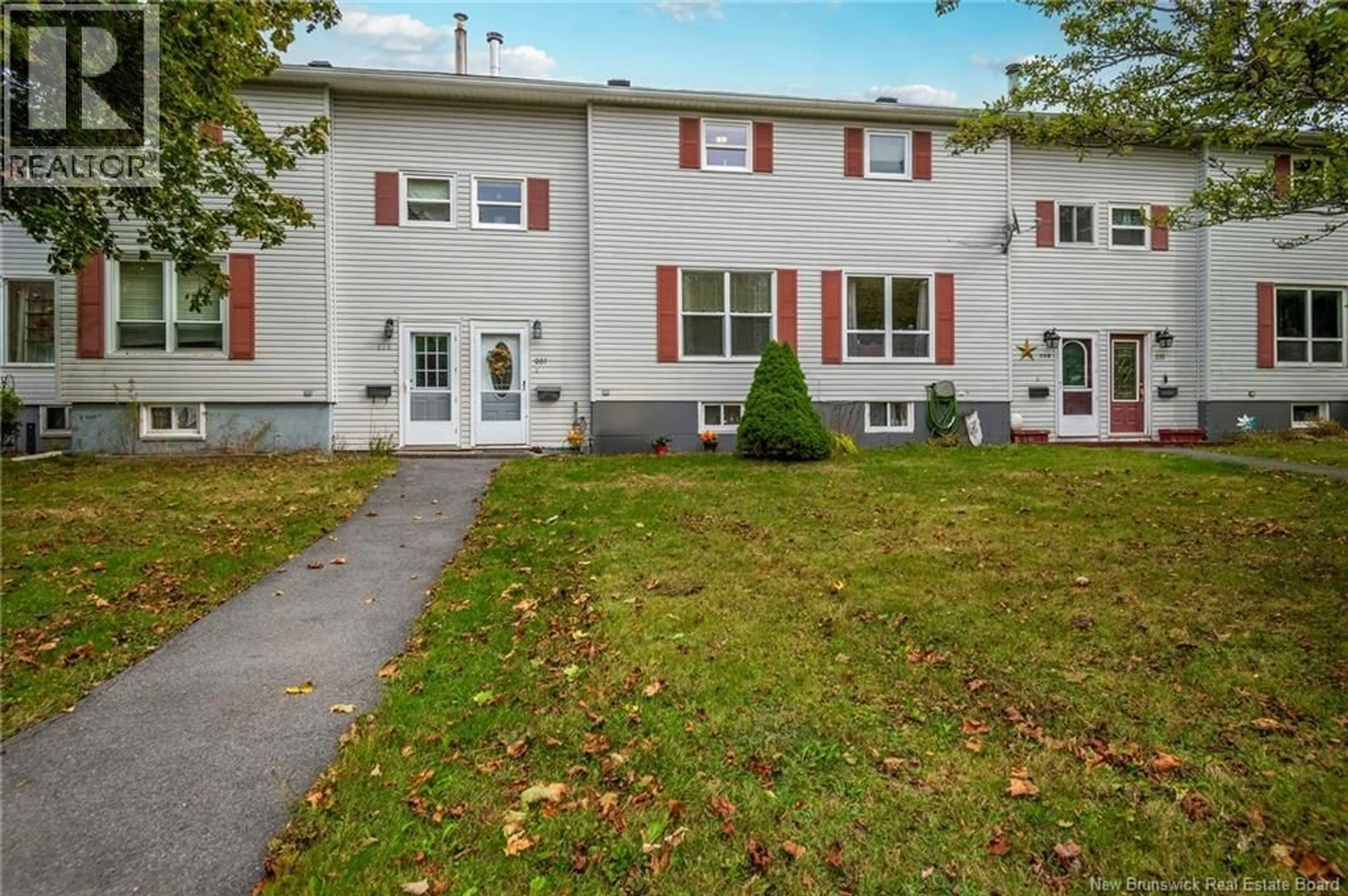 Patio, street for 207 TARTAN STREET, Saint John New Brunswick E2K4G9