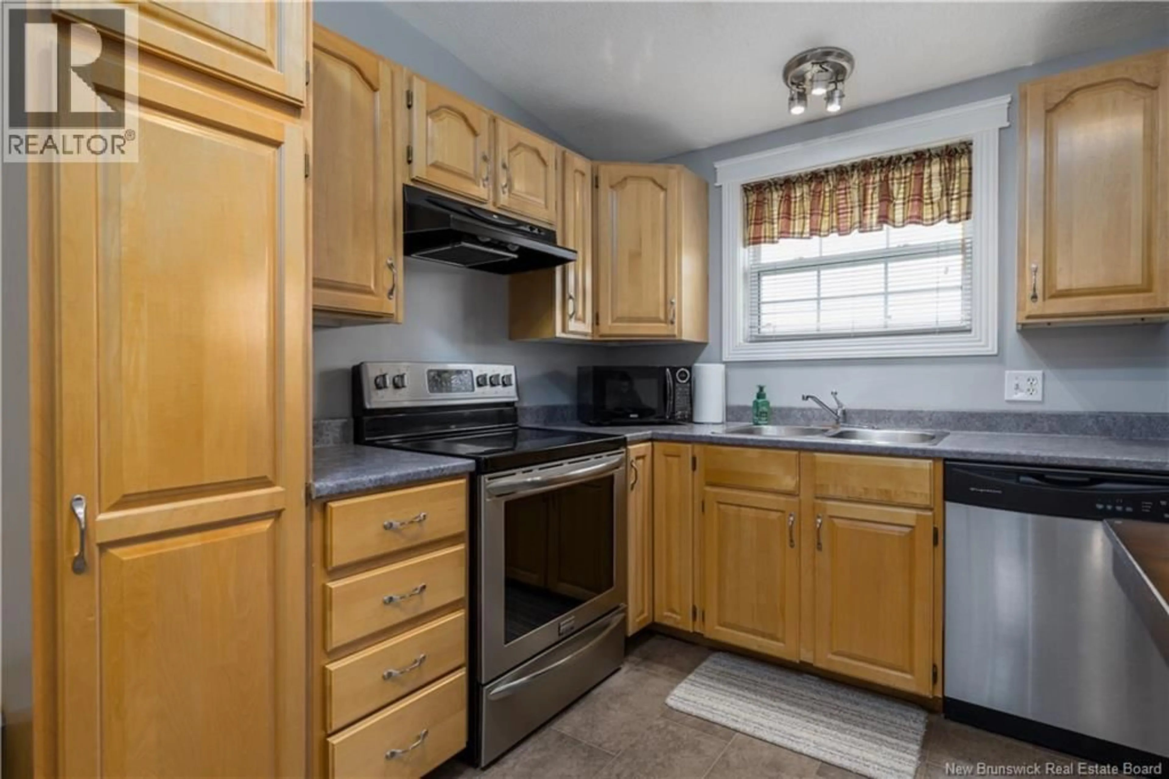 Standard kitchen, unknown for 82 TAYLOR STREET, Grand-Sault/Grand Falls New Brunswick E3Y1A6