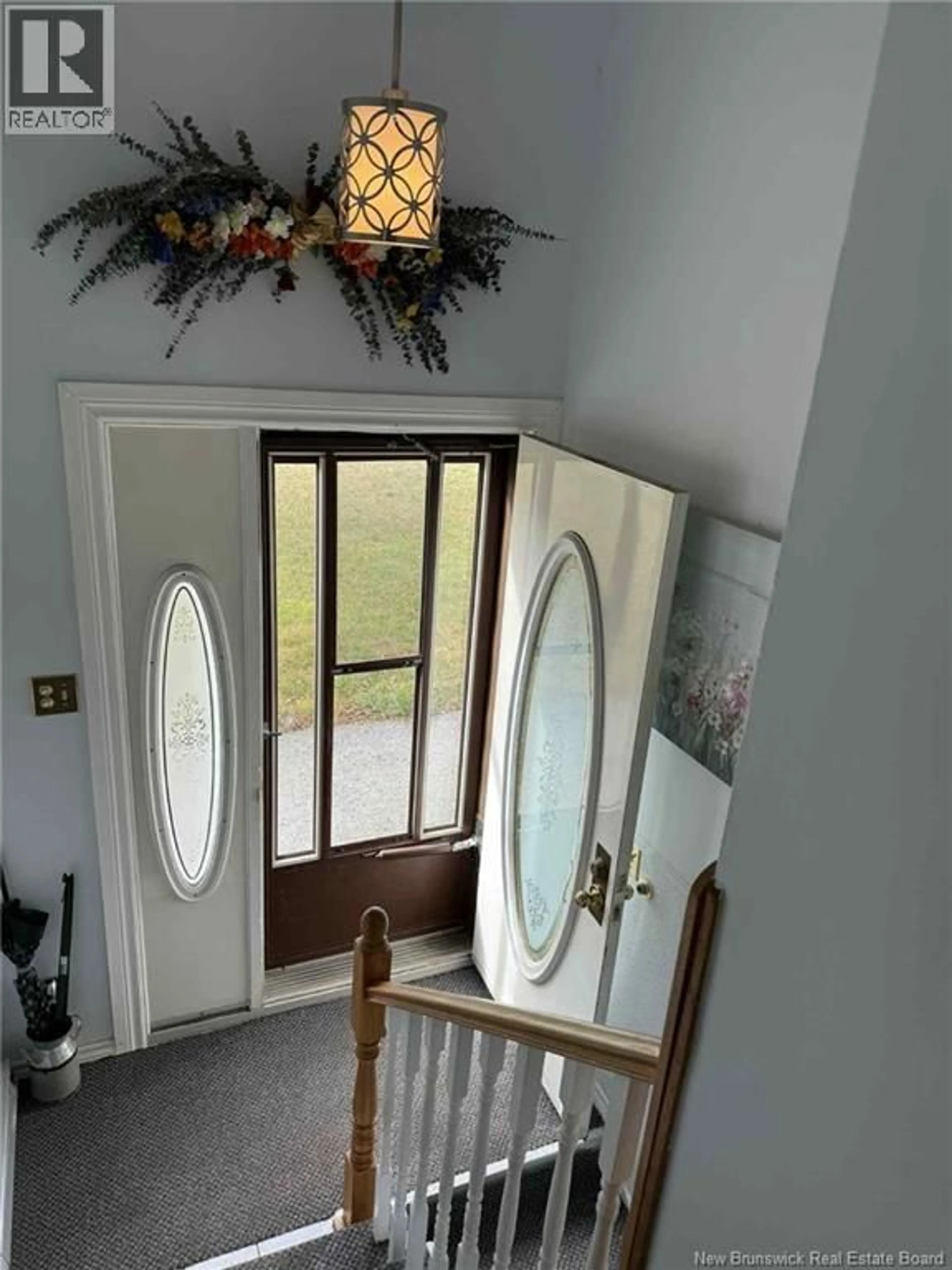 Indoor entryway for 387 HIGHPLAIN CRESCENT, Miramichi New Brunswick E1V1B3