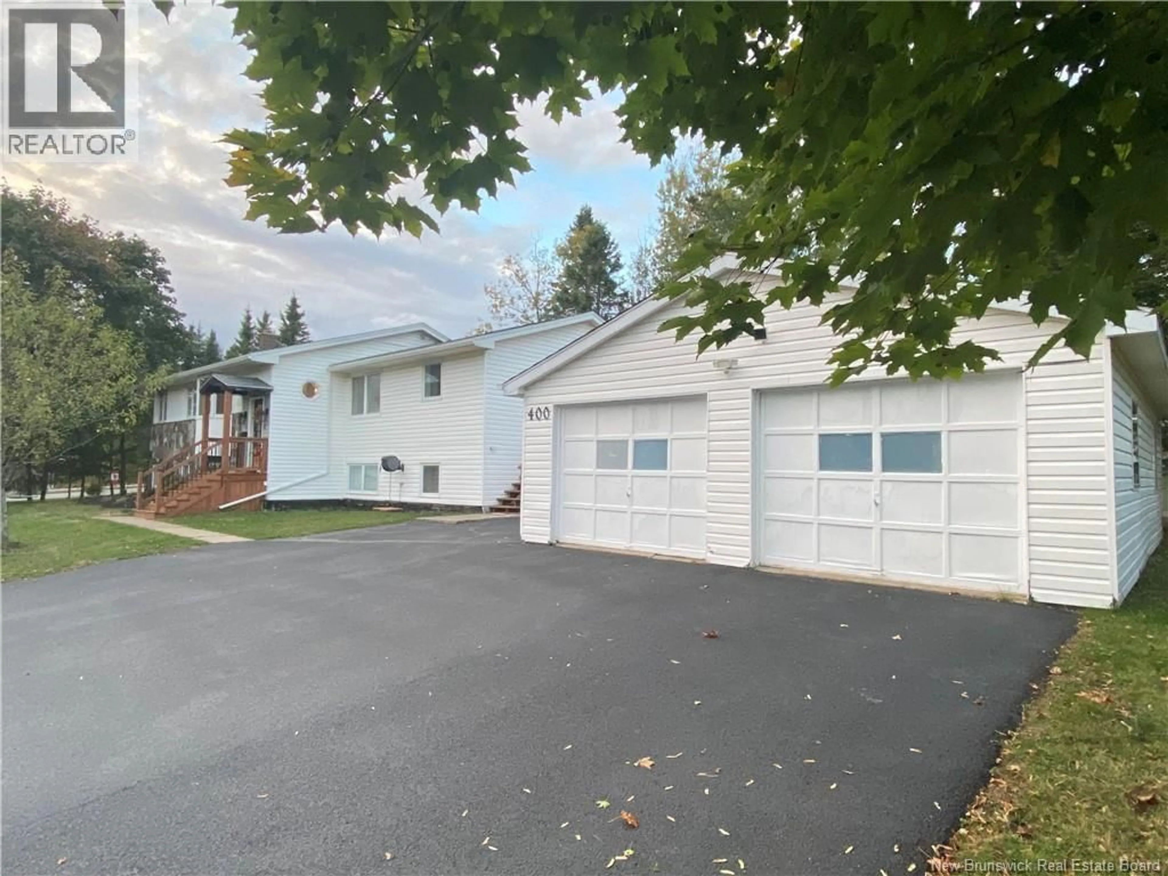 Home with vinyl exterior material, street for 400 WOODWARD AVENUE, Saint John New Brunswick E2K4N2