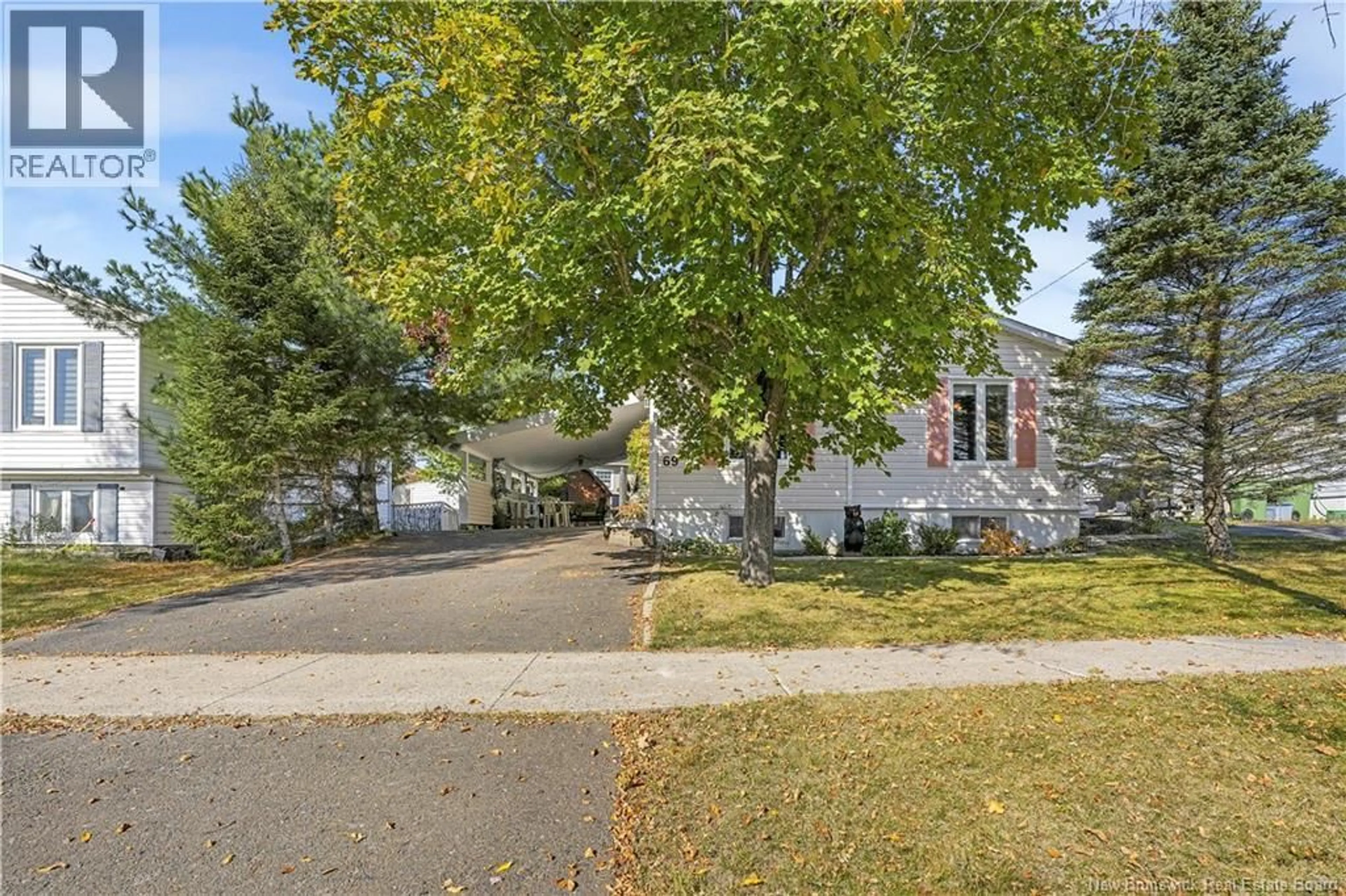 A pic from outside/outdoor area/front of a property/back of a property/a pic from drone, street for 69 JAMES STREET, Fredericton New Brunswick E3G5V6