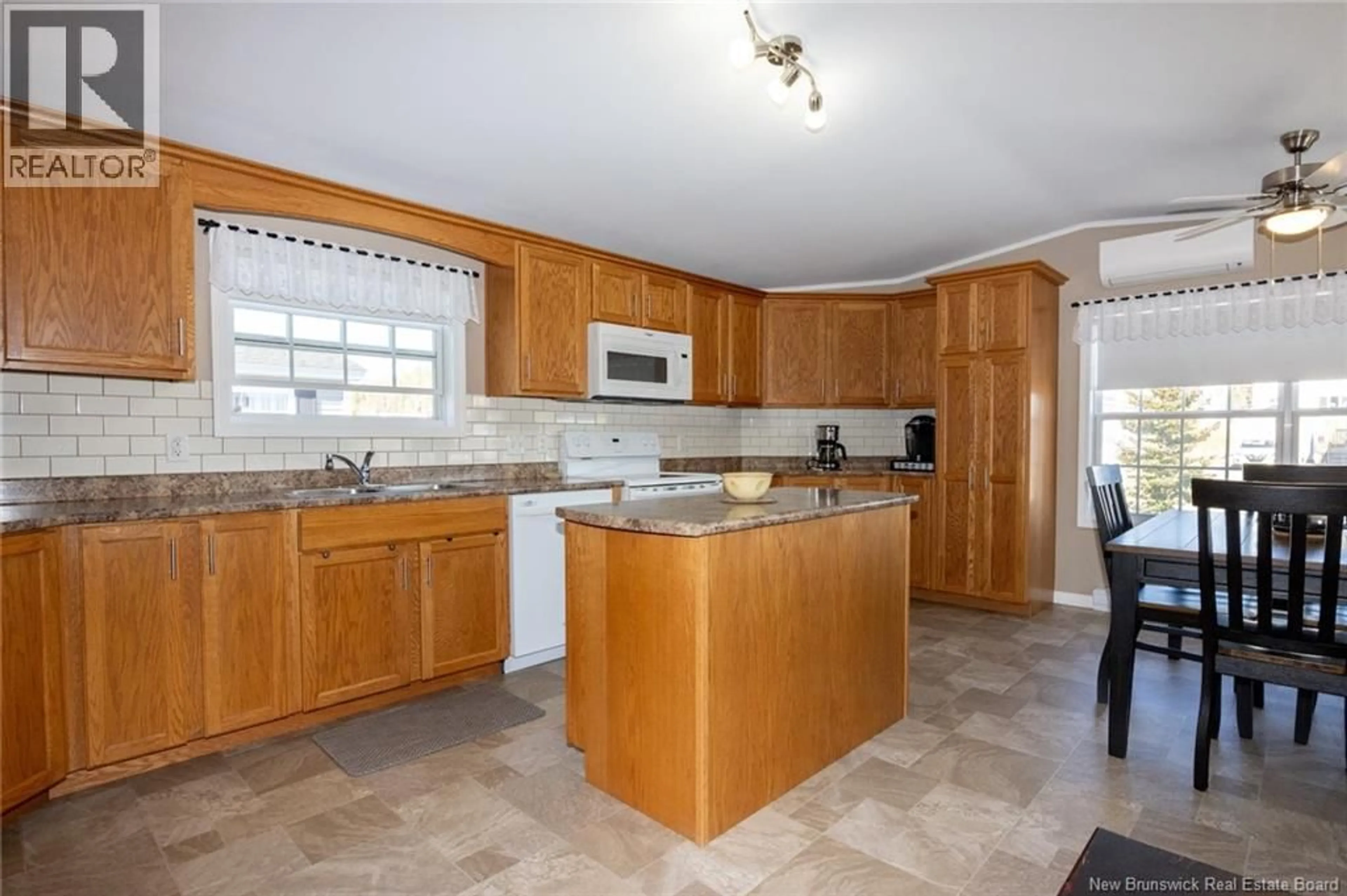 Standard kitchen, ceramic/tile floor for 39 SHANNON STREET, Fredericton New Brunswick E3G0C6