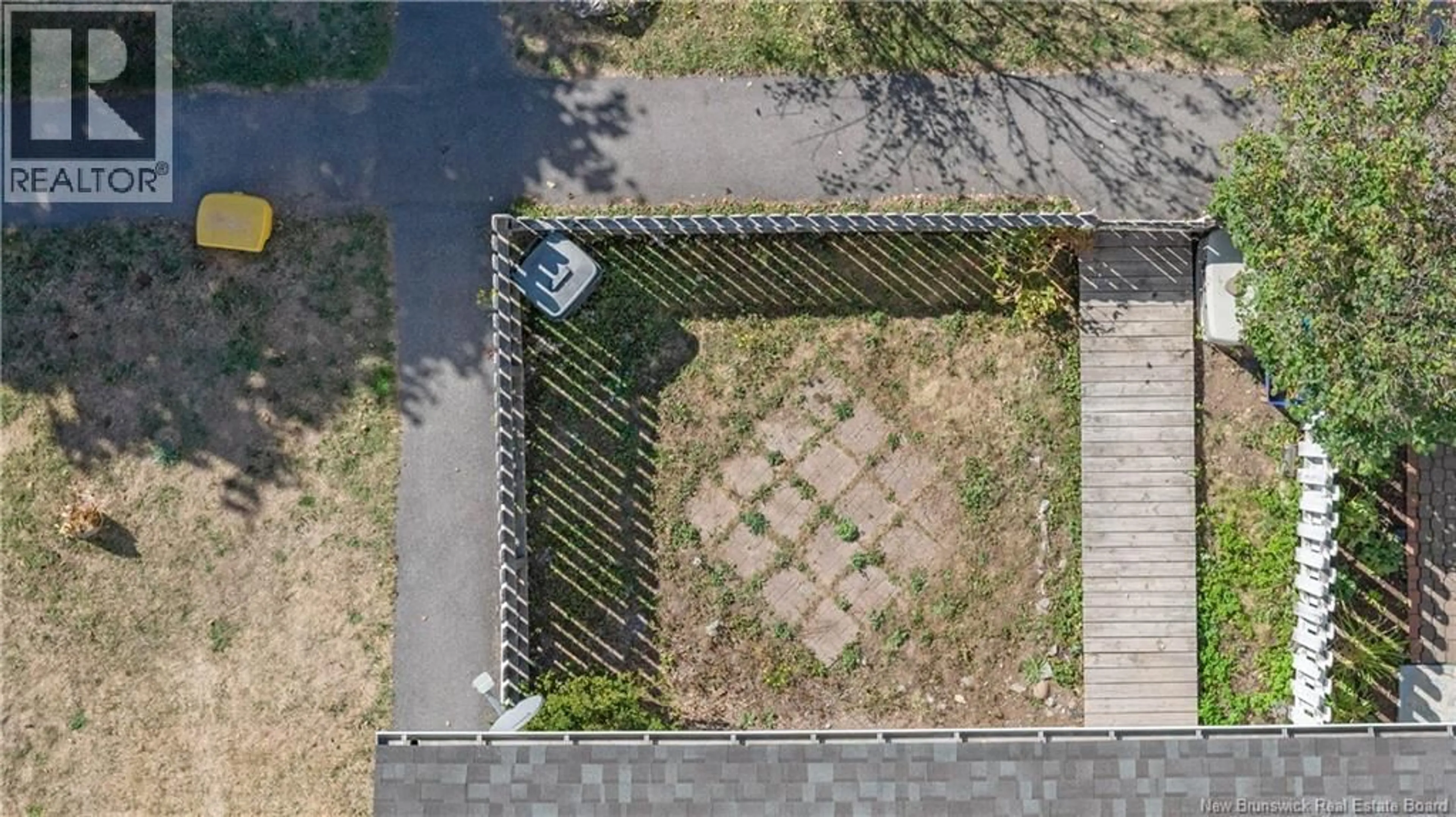 A pic from outside/outdoor area/front of a property/back of a property/a pic from drone, street for 124 TARTAN STREET, Saint John New Brunswick E2K2R7
