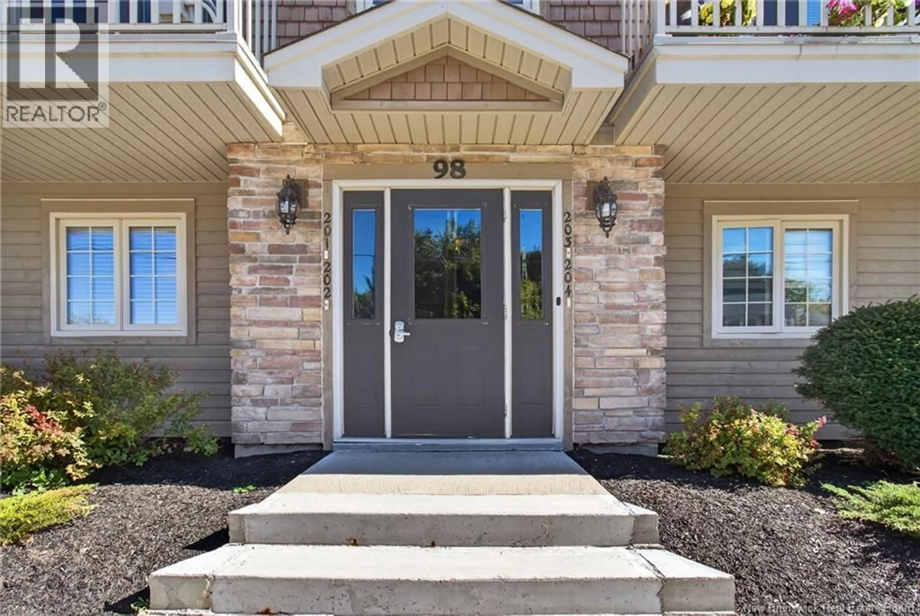 Indoor entryway for 201 - 98 PLEASANT STREET, Shediac New Brunswick E4P2L6