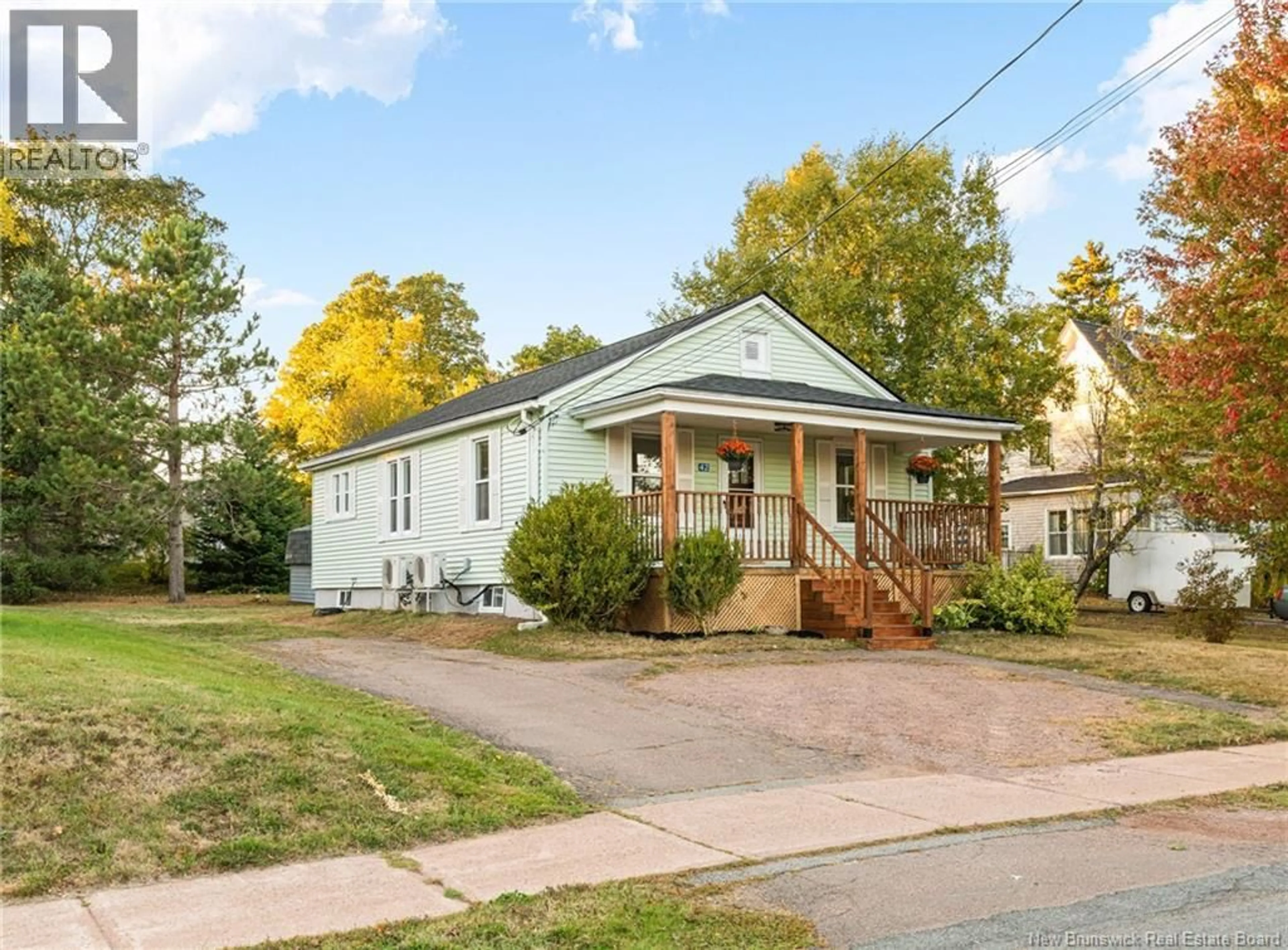 Home with vinyl exterior material, street for 42 SQUIRE ST, Sackville New Brunswick E4L4L1