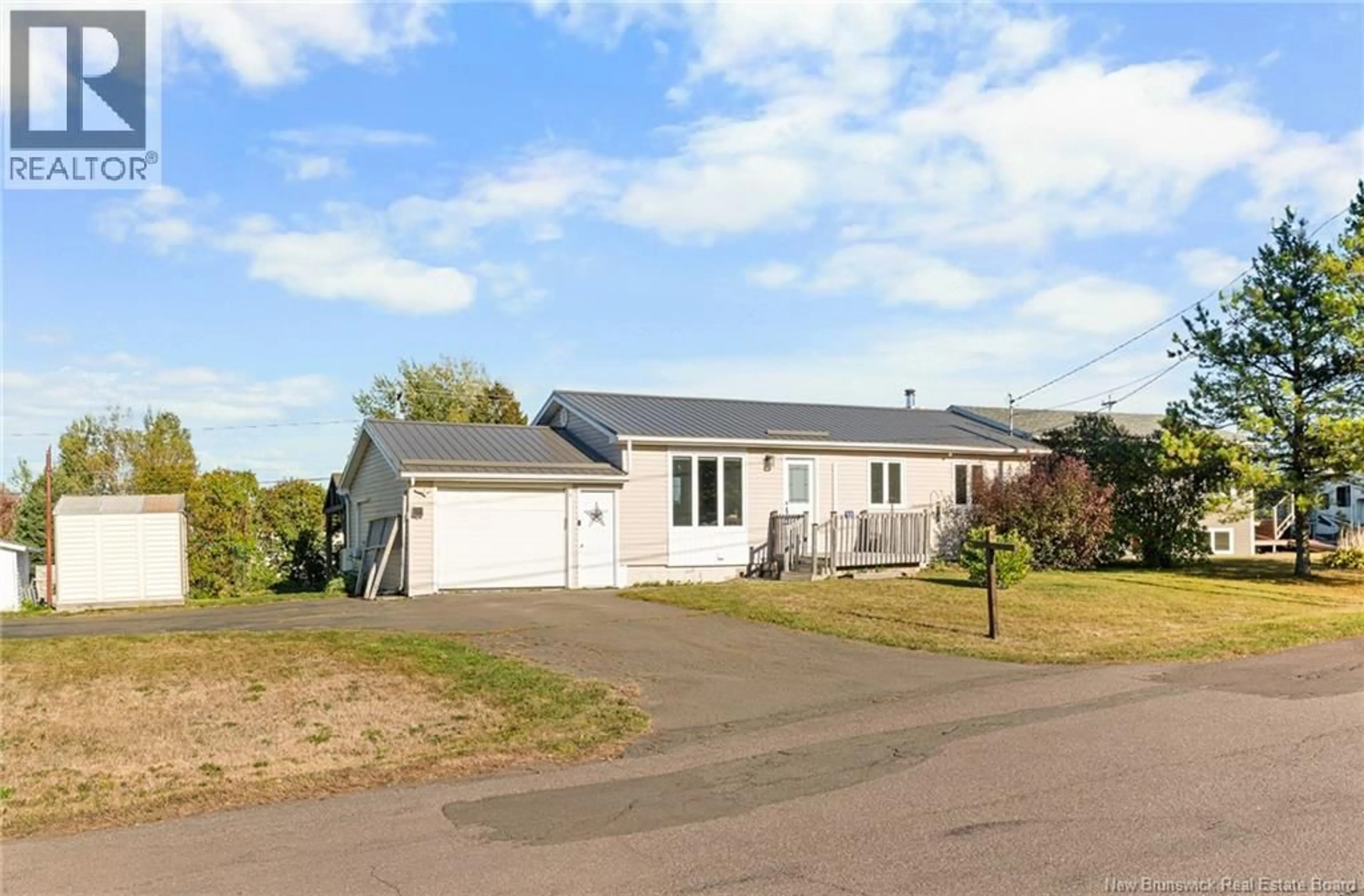 Home with vinyl exterior material, street for 98 WINTER STREET, Shediac New Brunswick E4P2Y2