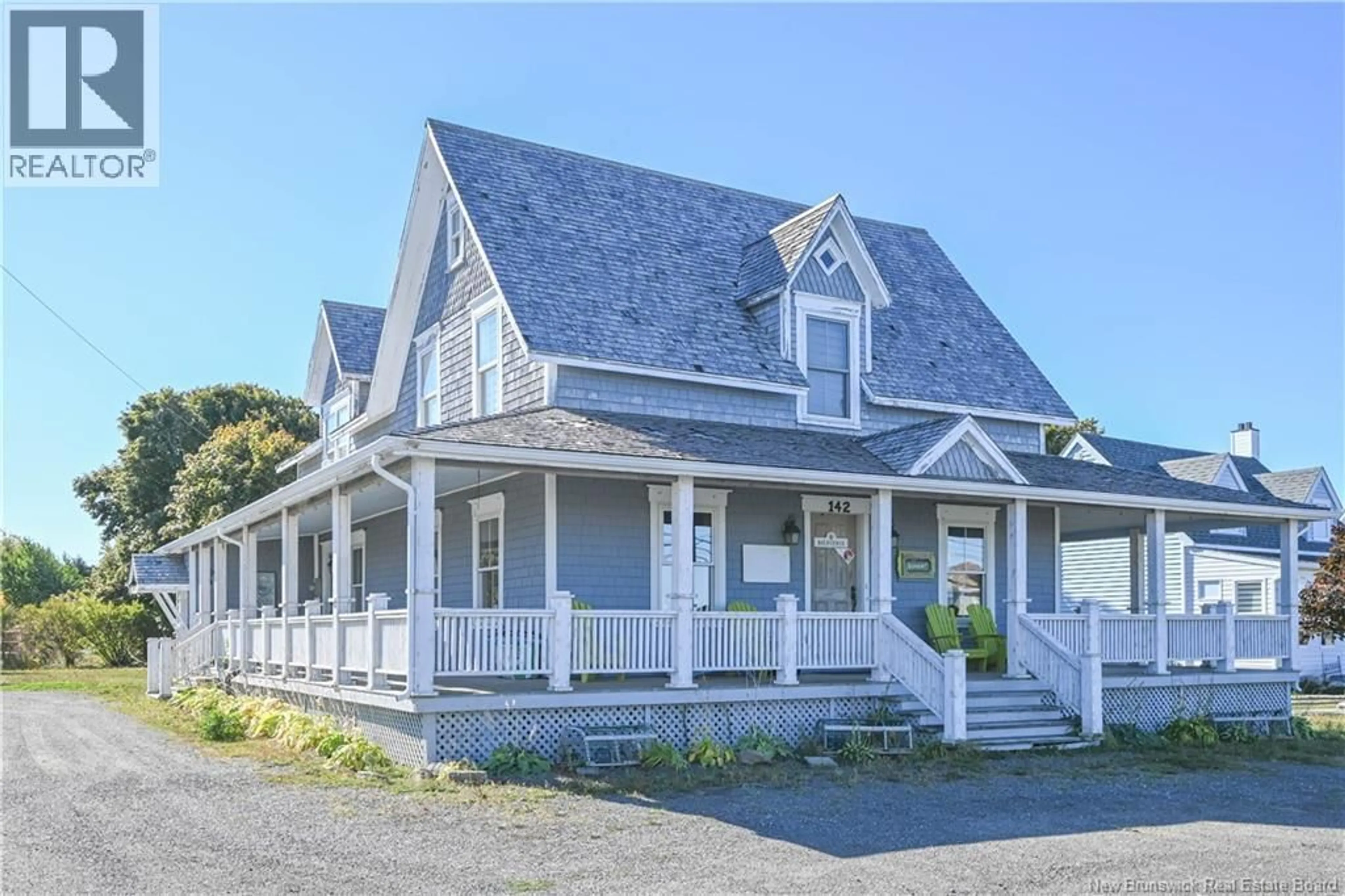 Home with vinyl exterior material, street for 142 SAINT-PIERRE BOULEVARD, Caraquet New Brunswick E1W1B1