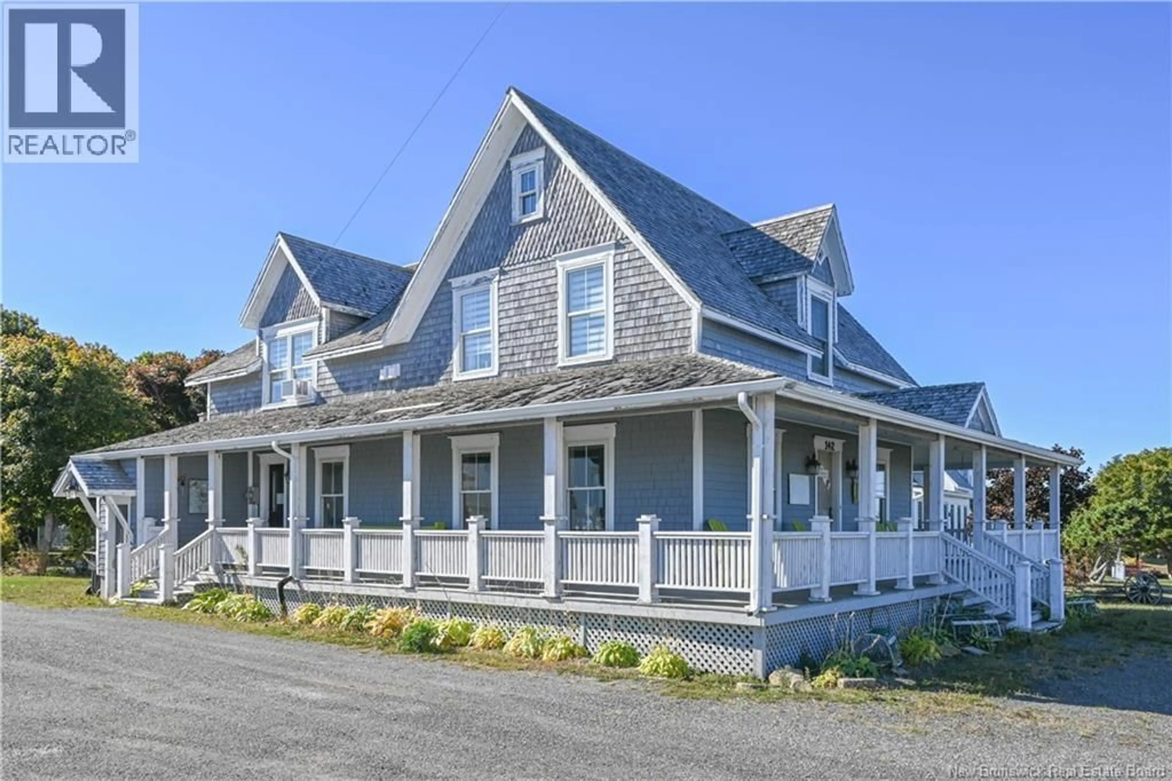 Home with vinyl exterior material, street for 142 SAINT-PIERRE BOULEVARD, Caraquet New Brunswick E1W1B1