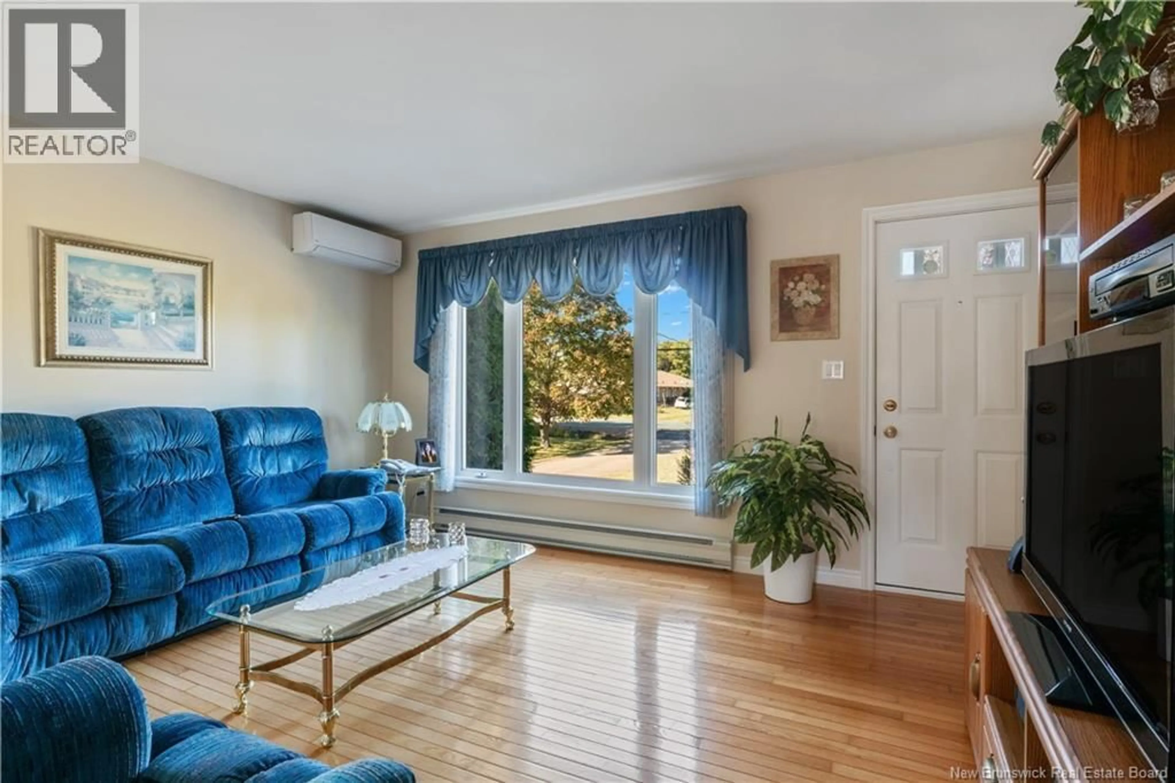 Living room with furniture, wood/laminate floor for 3775 ROUTE 505, Chockpish New Brunswick E4W1N3