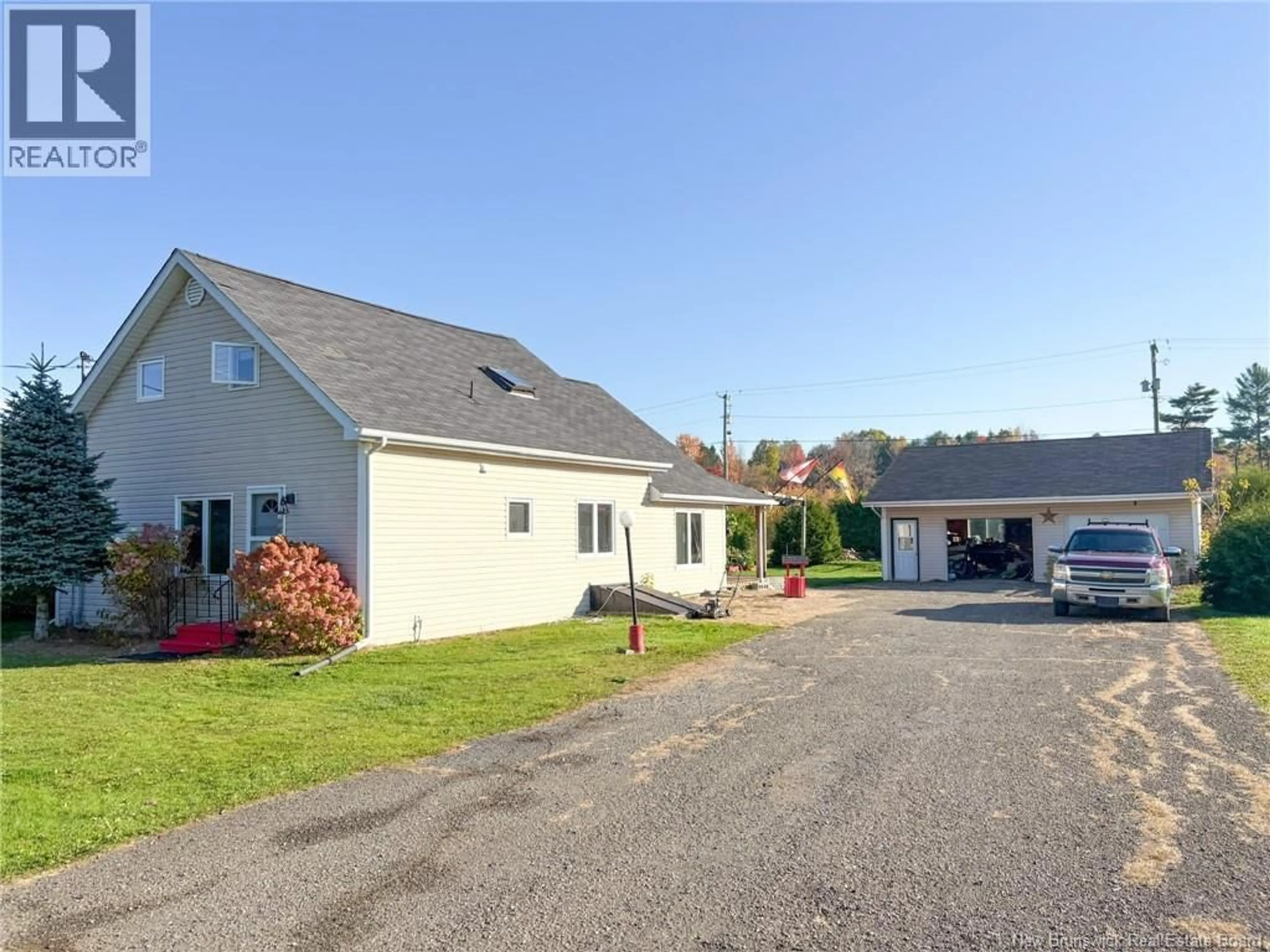A pic from outside/outdoor area/front of a property/back of a property/a pic from drone, street for 8588 MAIN STREET, Florenceville-Bristol New Brunswick E7L3G8