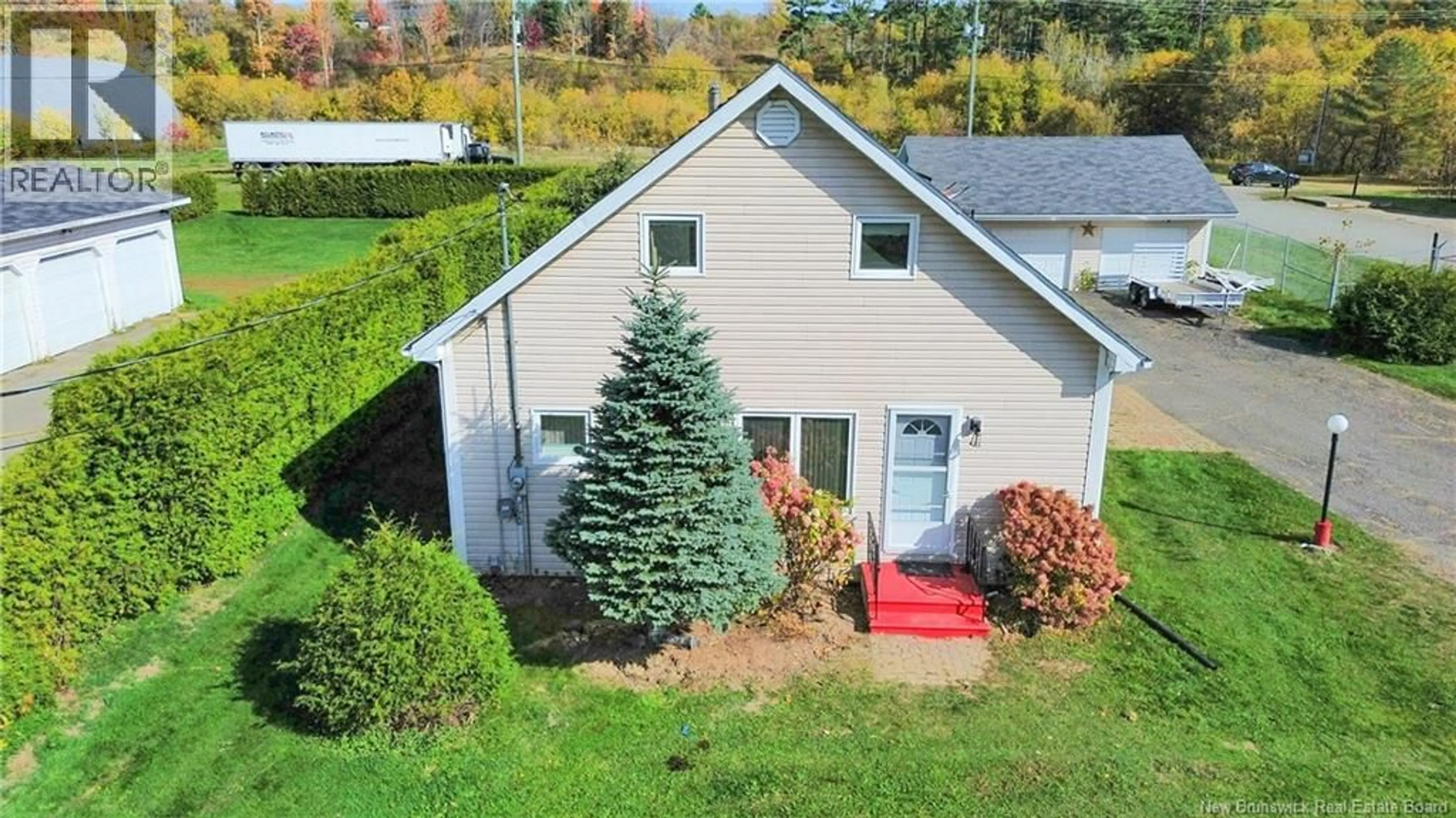 A pic from outside/outdoor area/front of a property/back of a property/a pic from drone, unknown for 8588 MAIN STREET, Florenceville-Bristol New Brunswick E7L3G8