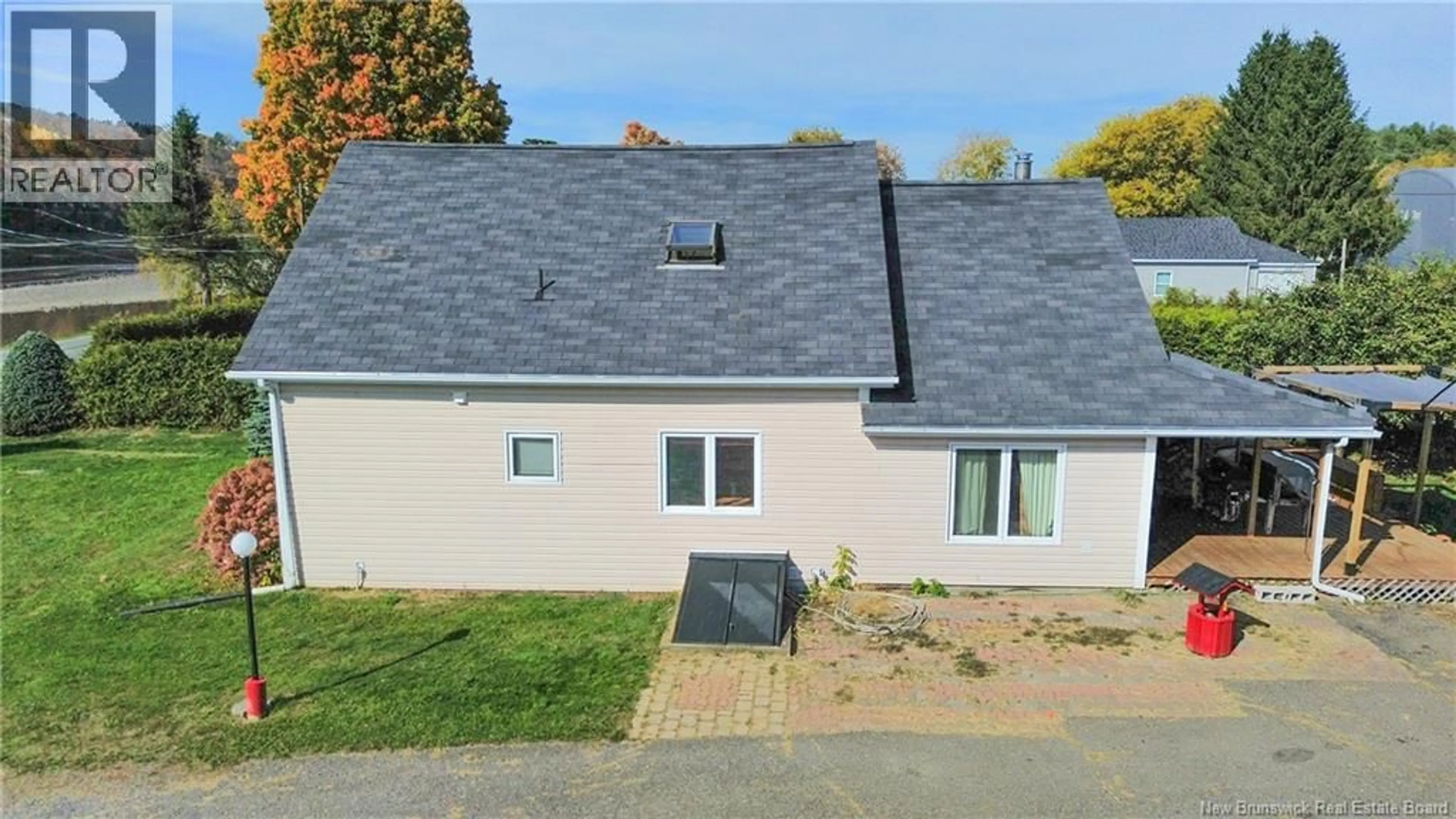 A pic from outside/outdoor area/front of a property/back of a property/a pic from drone, unknown for 8588 MAIN STREET, Florenceville-Bristol New Brunswick E7L3G8