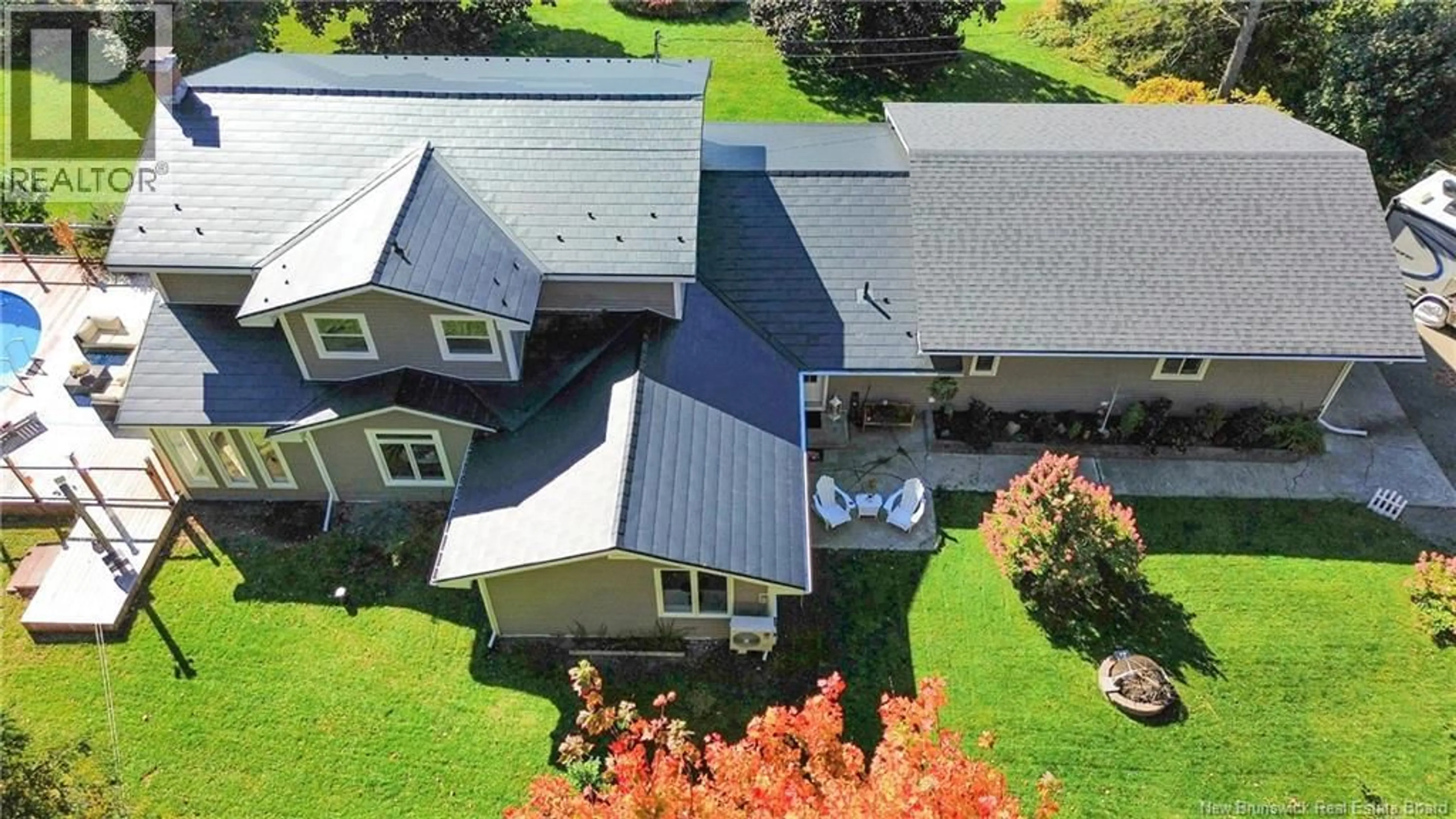 A pic from outside/outdoor area/front of a property/back of a property/a pic from drone, unknown for 106 HOSPITAL STREET, Bath New Brunswick E7J1C1