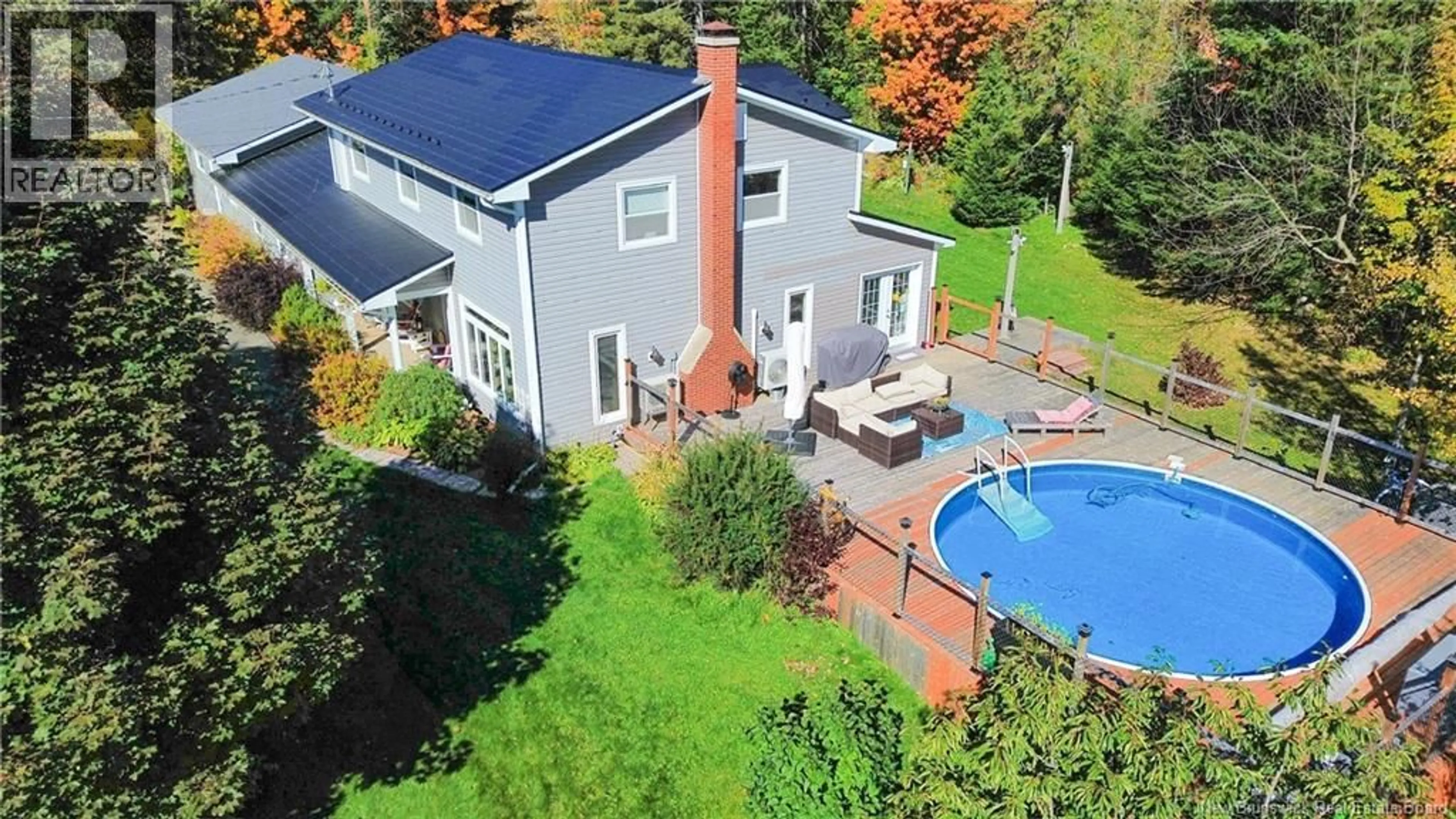 A pic from outside/outdoor area/front of a property/back of a property/a pic from drone, water/lake/river/ocean view for 106 HOSPITAL STREET, Bath New Brunswick E7J1C1