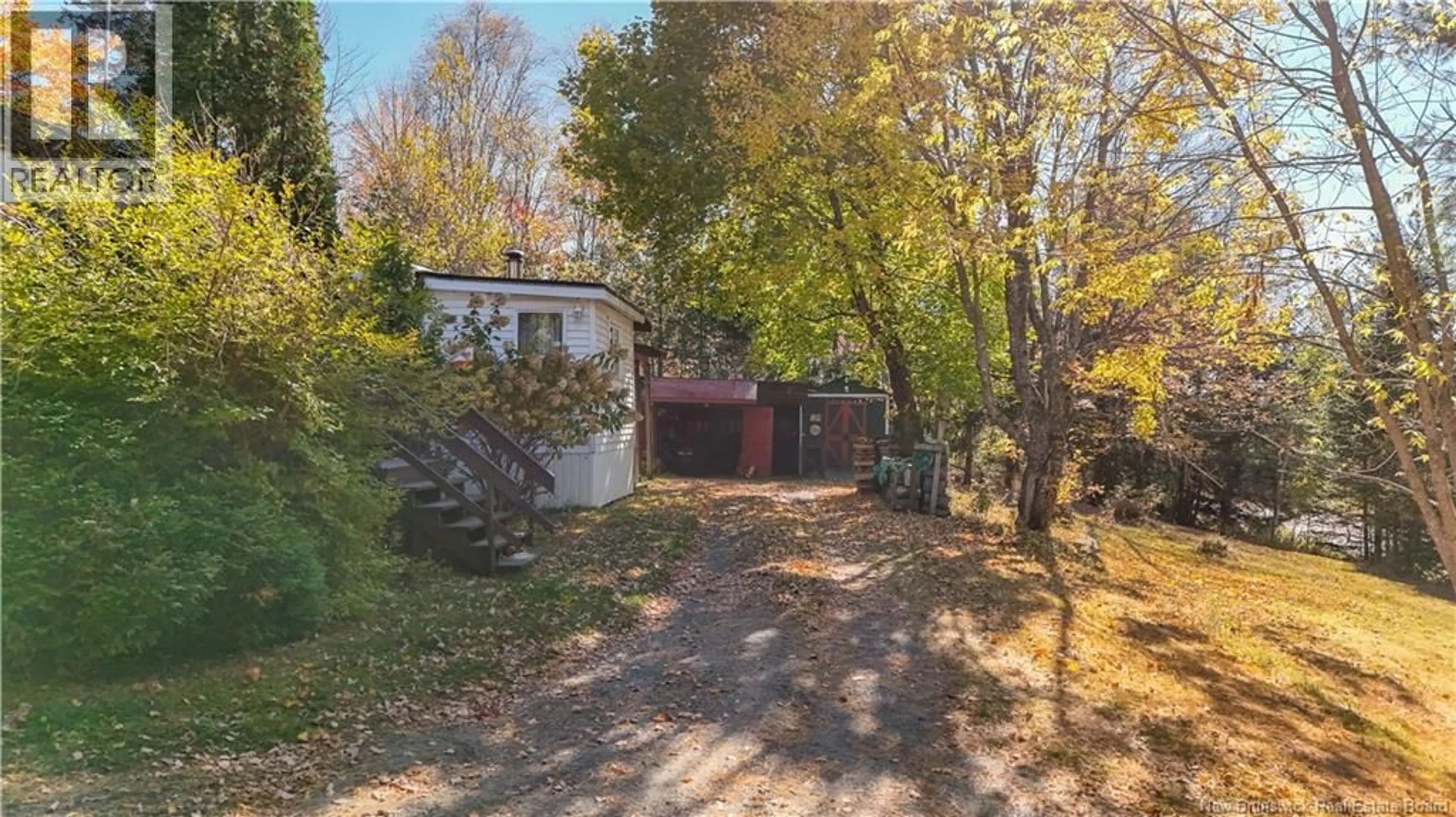 A pic from outside/outdoor area/front of a property/back of a property/a pic from drone, street for 2976 ROUTE 148, Nashwaak Bridge New Brunswick E6C2C5