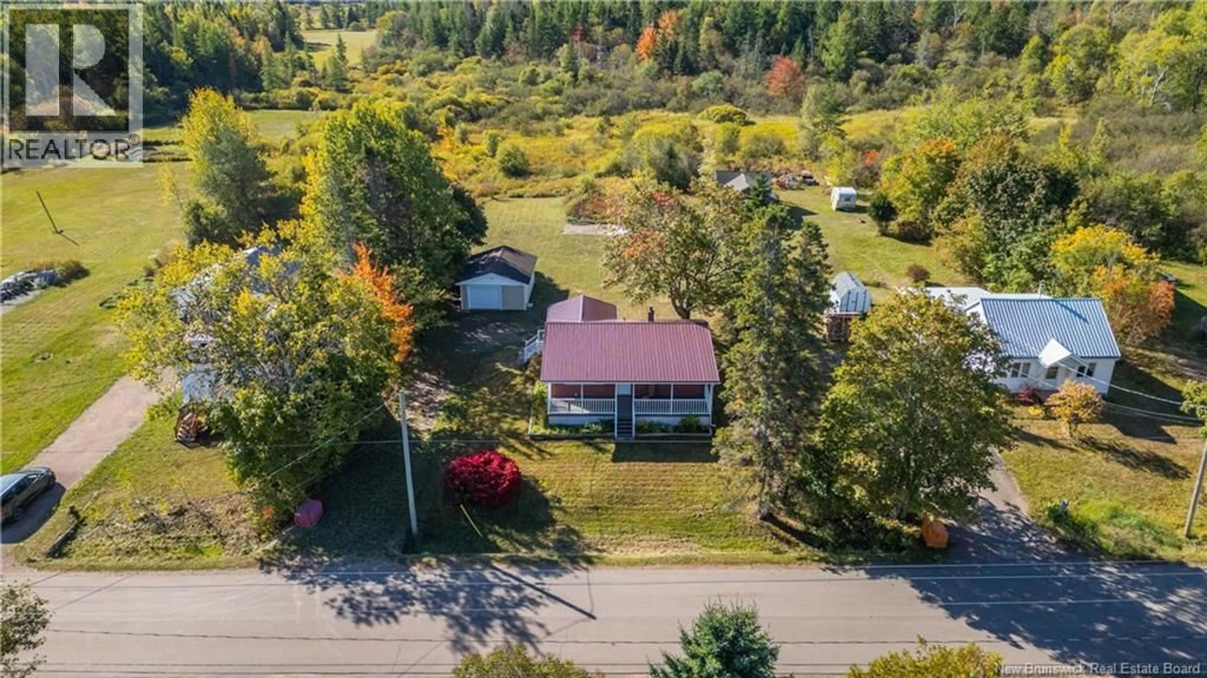 A pic from outside/outdoor area/front of a property/back of a property/a pic from drone, unknown for 122 CHARLOTTE, Sackville New Brunswick E4L2Y8