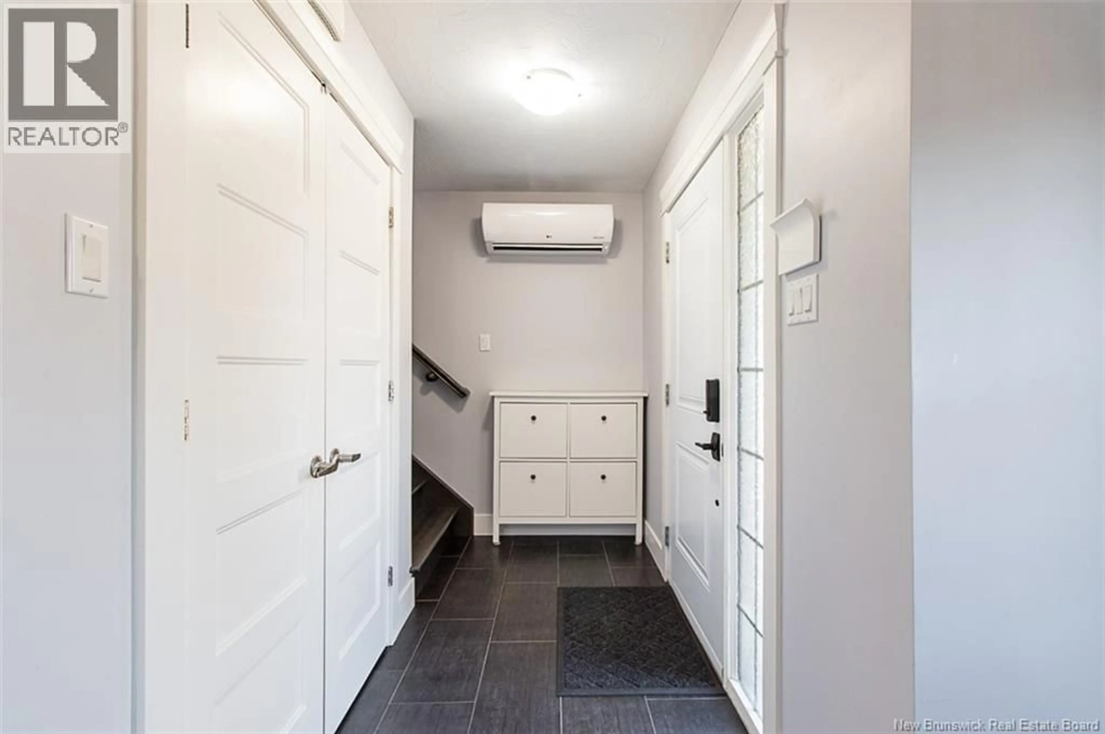 Indoor entryway for 237 ERINVALE DRIVE, Moncton New Brunswick E1A9S1