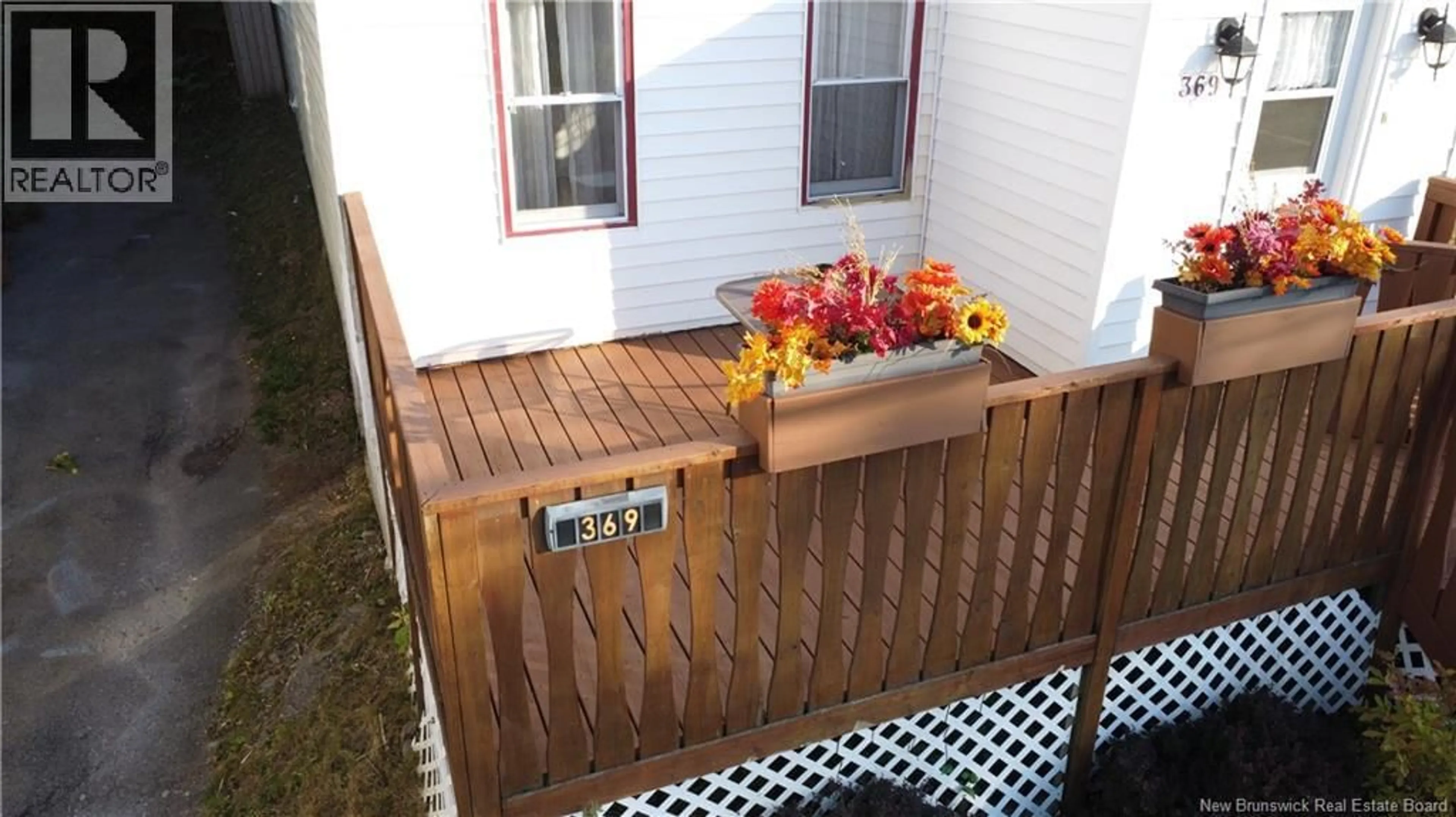 Patio, street for 369 DUKE STREET, Saint John New Brunswick E2M1V4