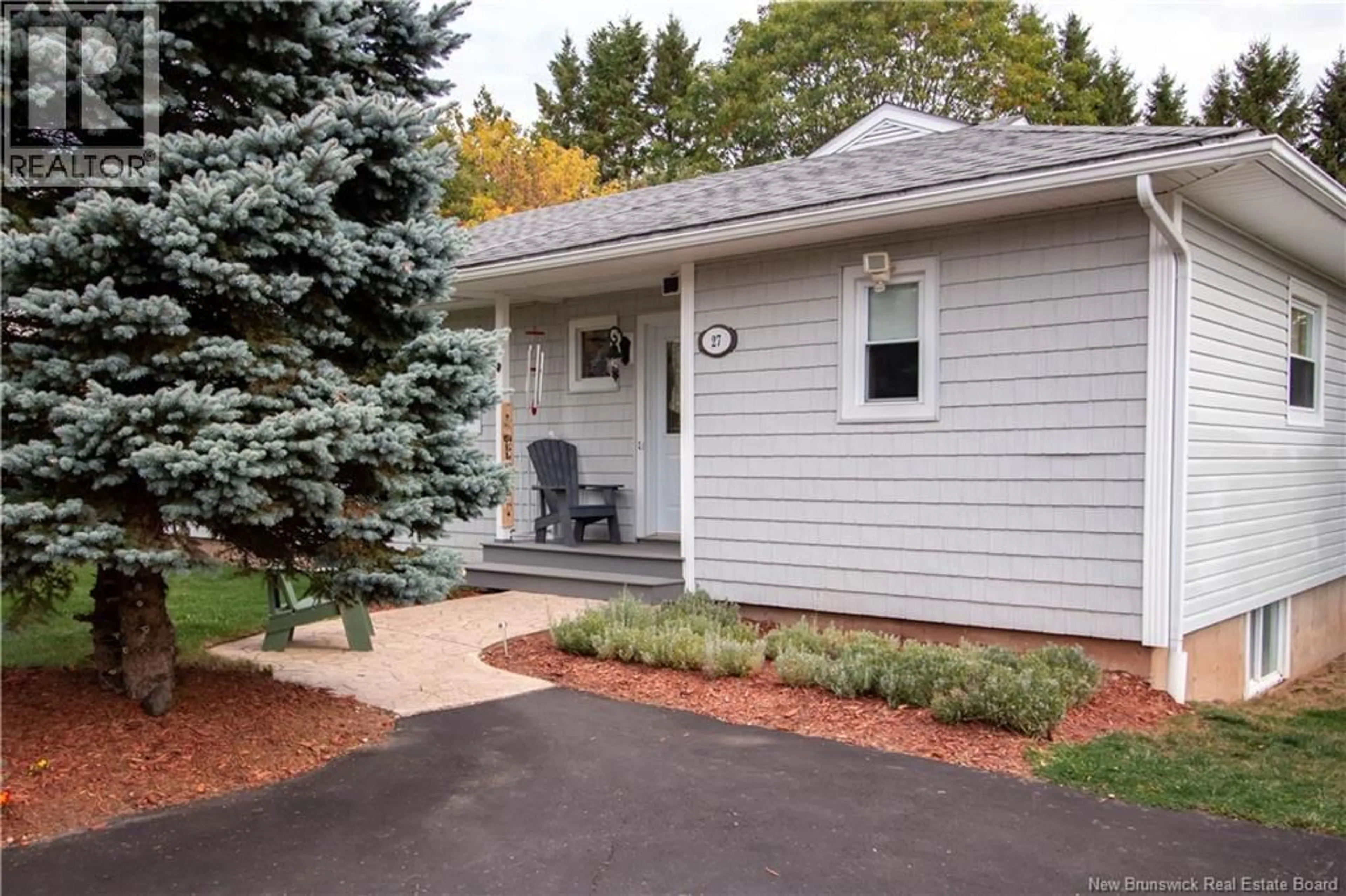 Home with vinyl exterior material, street for 27 MAXWELL DRIVE, Sussex New Brunswick E4E2E1