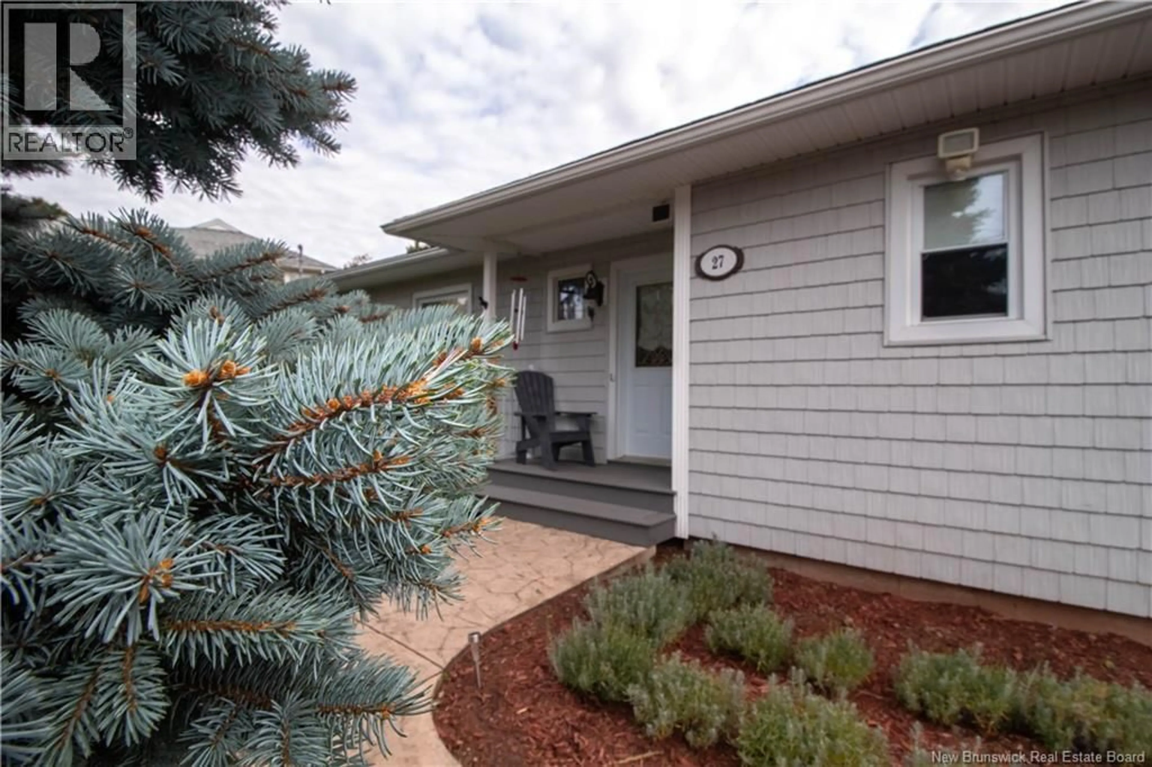 Home with vinyl exterior material, street for 27 MAXWELL DRIVE, Sussex New Brunswick E4E2E1