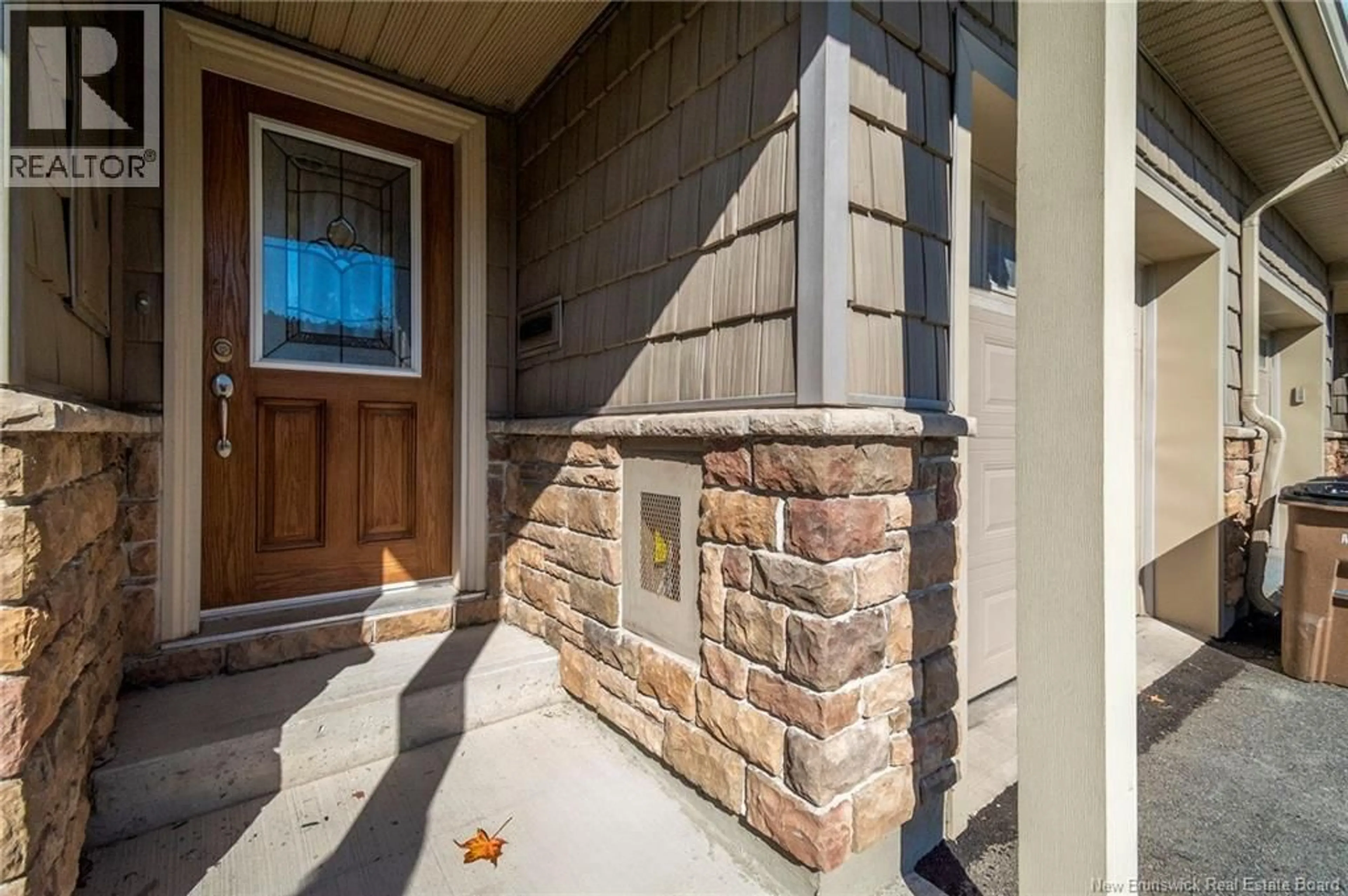 Indoor entryway for 166 ARLINGTON CRESCENT, Saint John New Brunswick E2K0G2