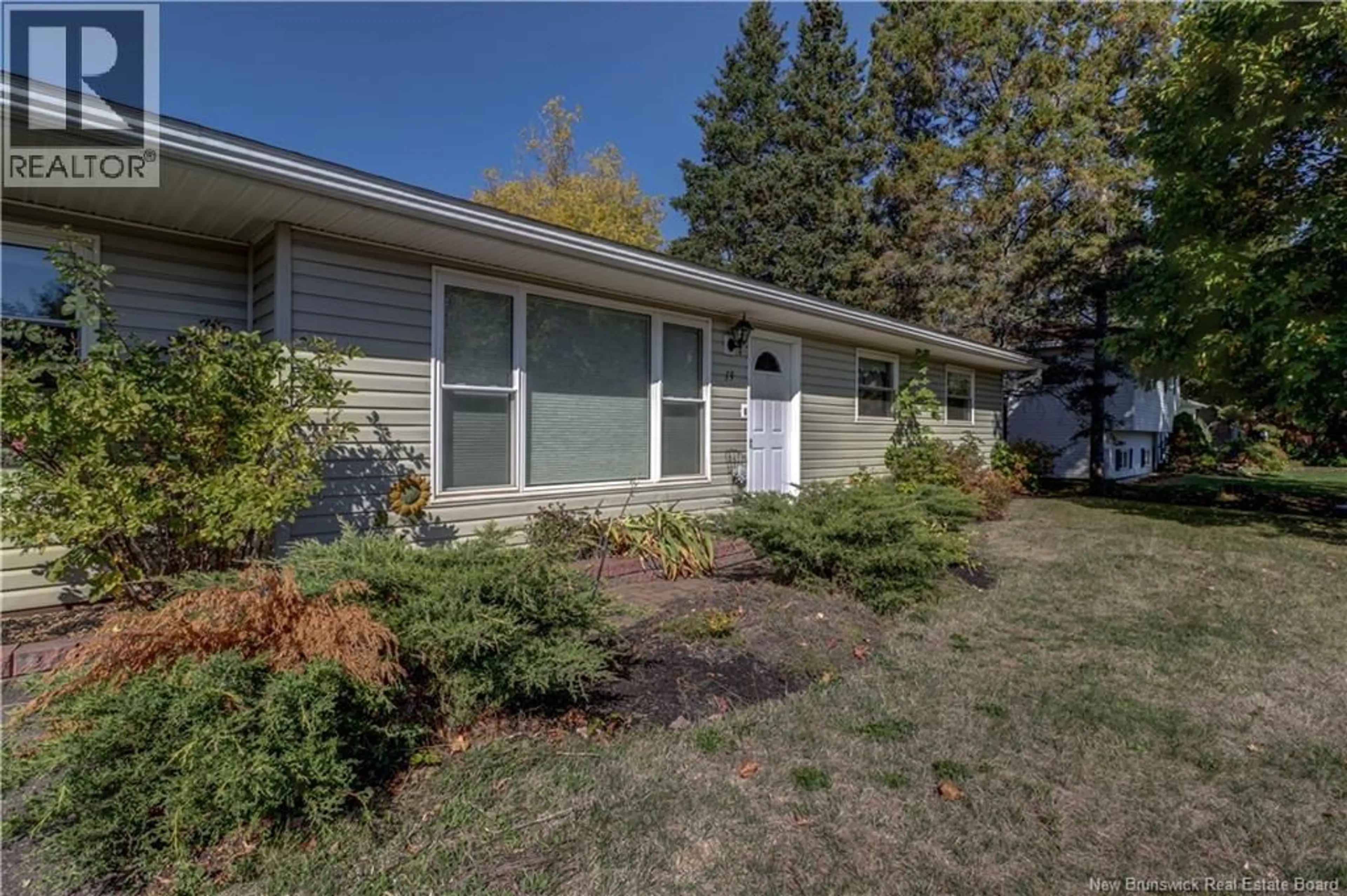Home with vinyl exterior material, street for 19 CREIGHTON DRIVE, Sussex Corner New Brunswick E4E3C8