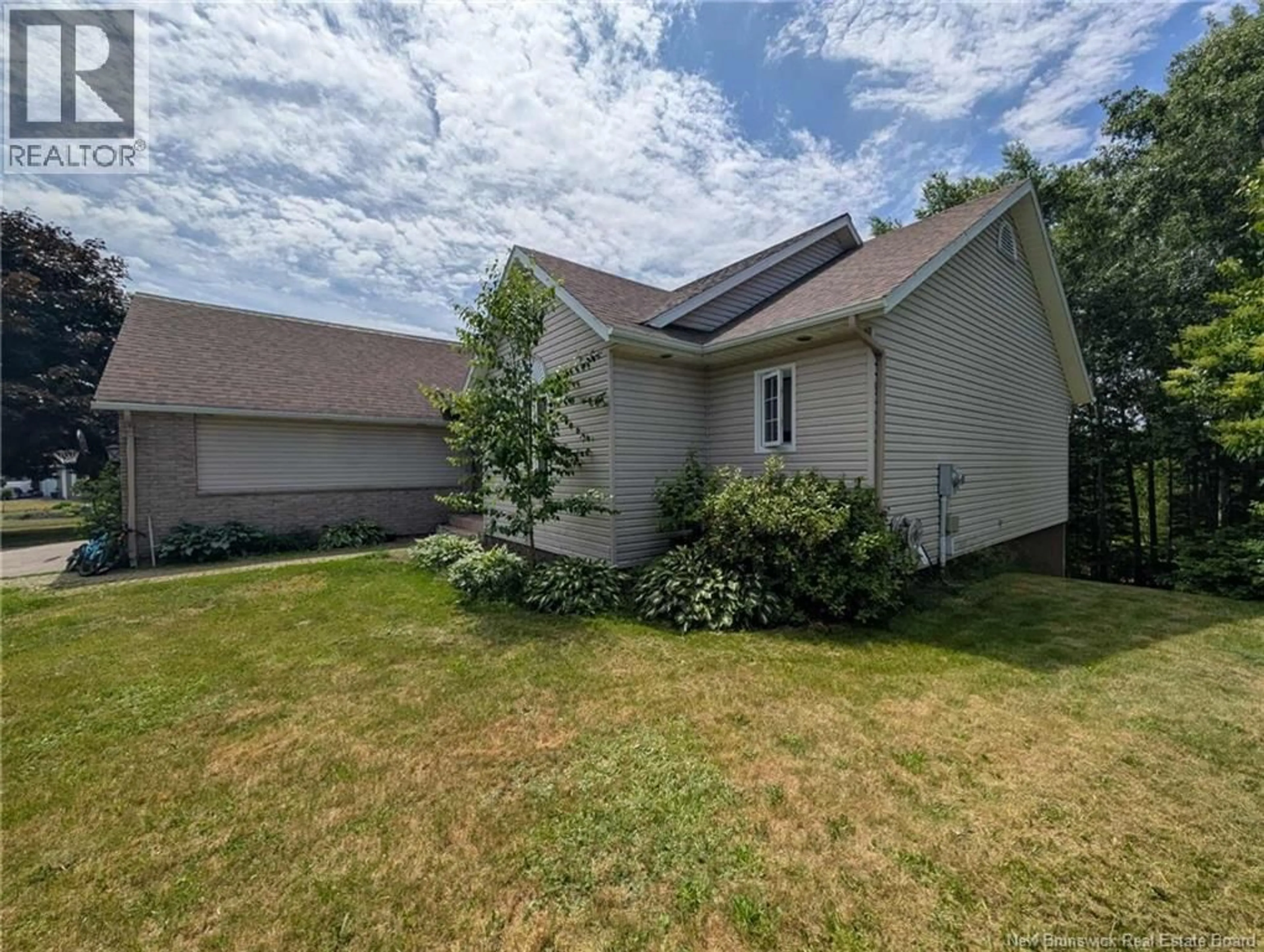 A pic from outside/outdoor area/front of a property/back of a property/a pic from drone, unknown for 1125 BIRCHWOOD DRIVE, Bathurst New Brunswick E2A4W8