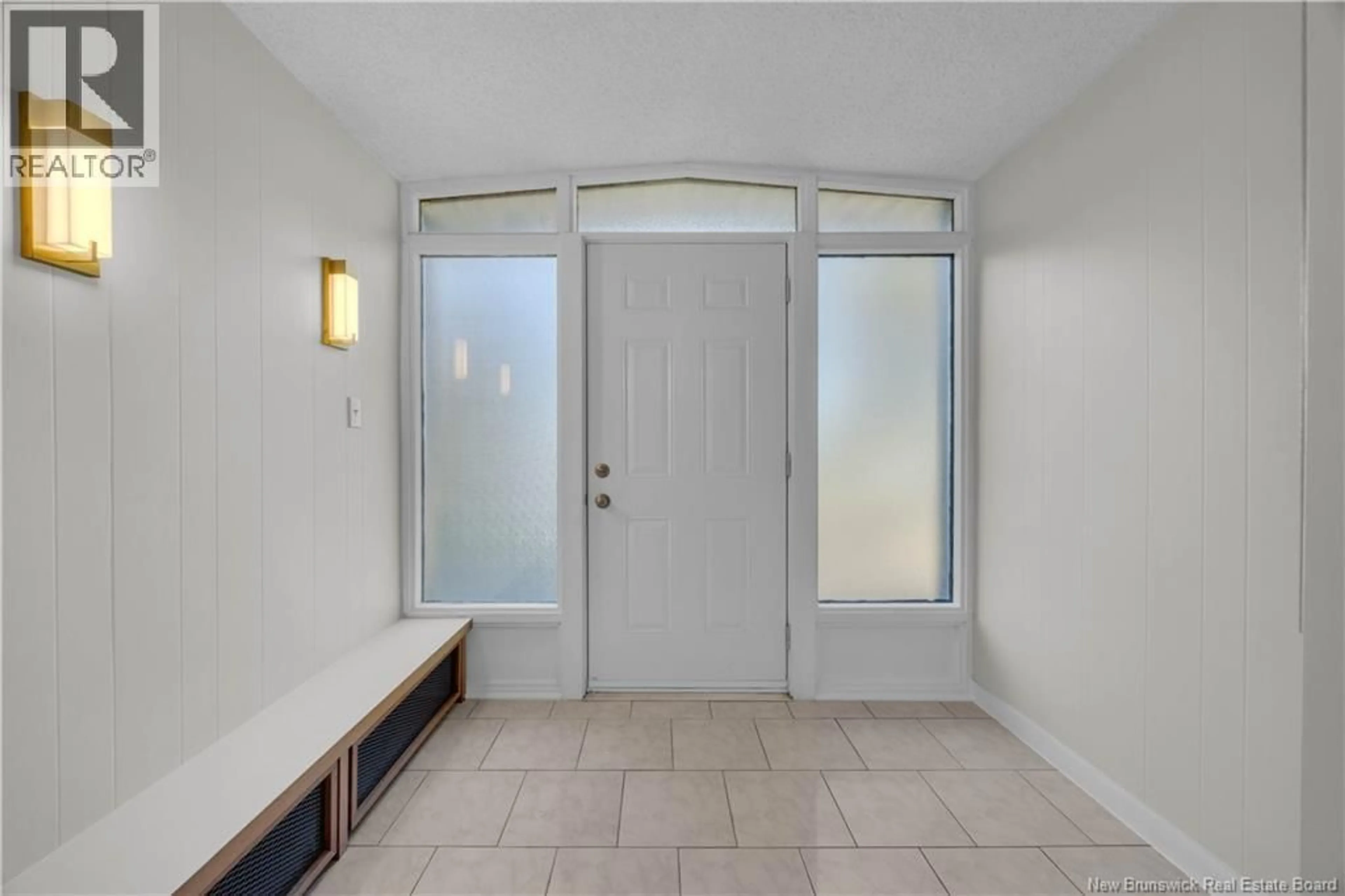 Indoor entryway for 74 ELIZABETH PARKWAY, Rothesay New Brunswick E2H1E9