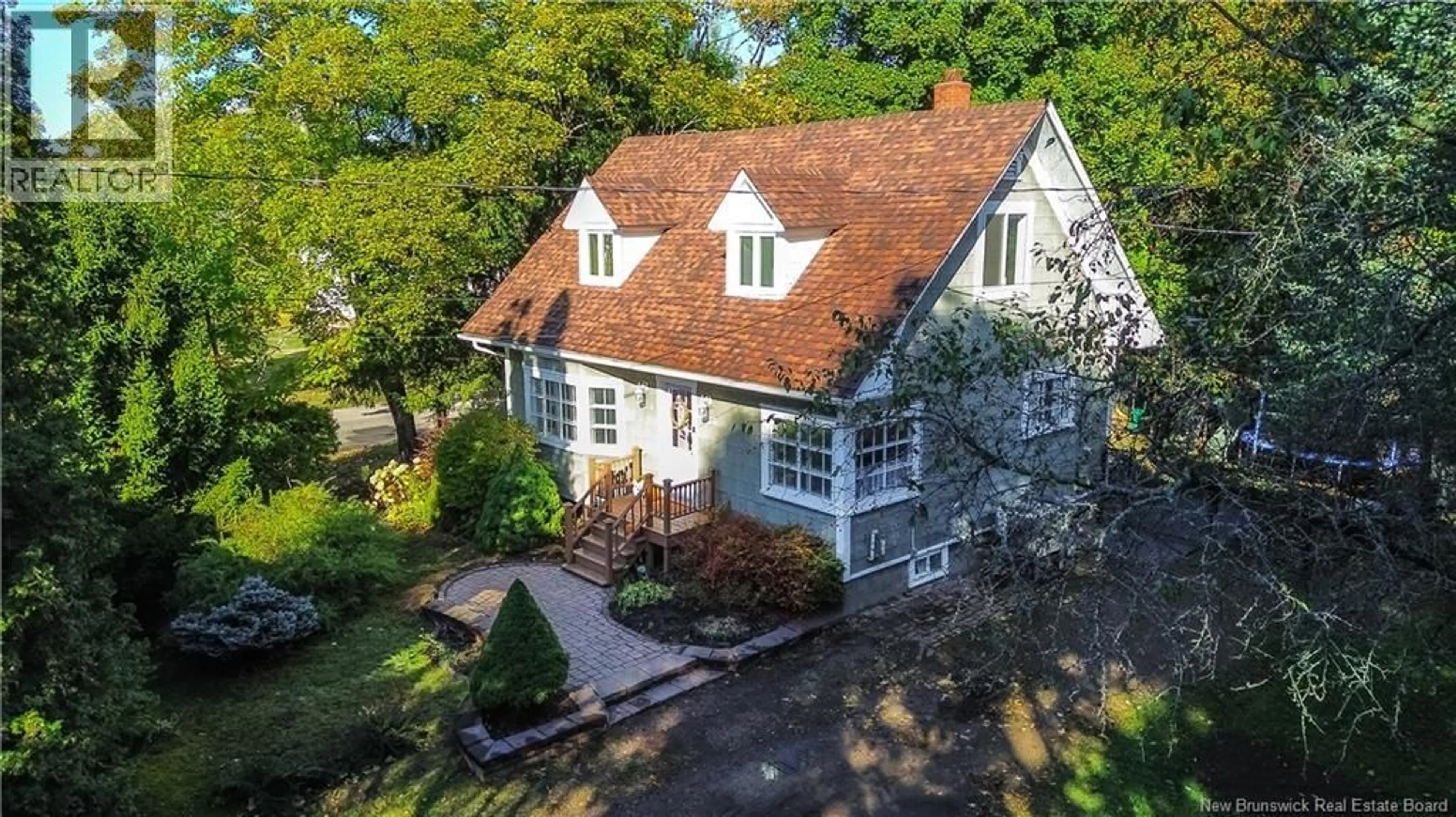 A pic from outside/outdoor area/front of a property/back of a property/a pic from drone, street for 42 ARNOLD AVENUE, Sussex New Brunswick E4E2B8