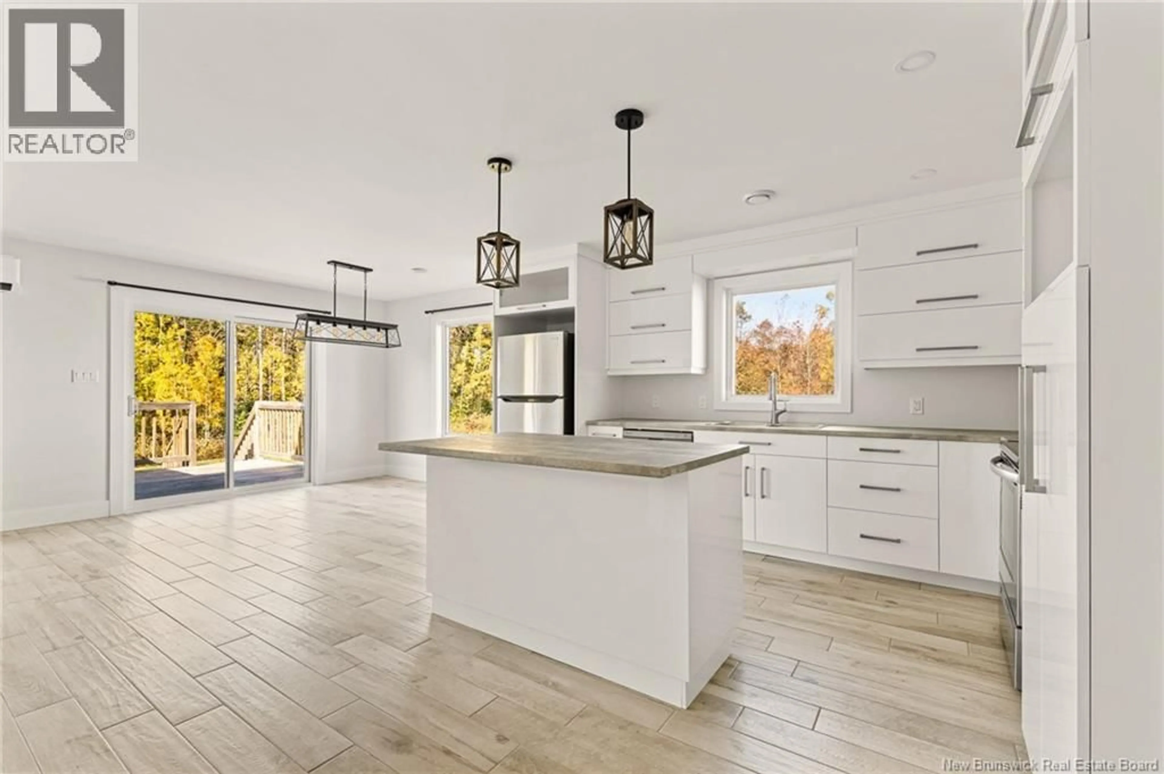 Open concept kitchen, ceramic/tile floor for 122 FRANCFORT, Moncton New Brunswick E1G5W6