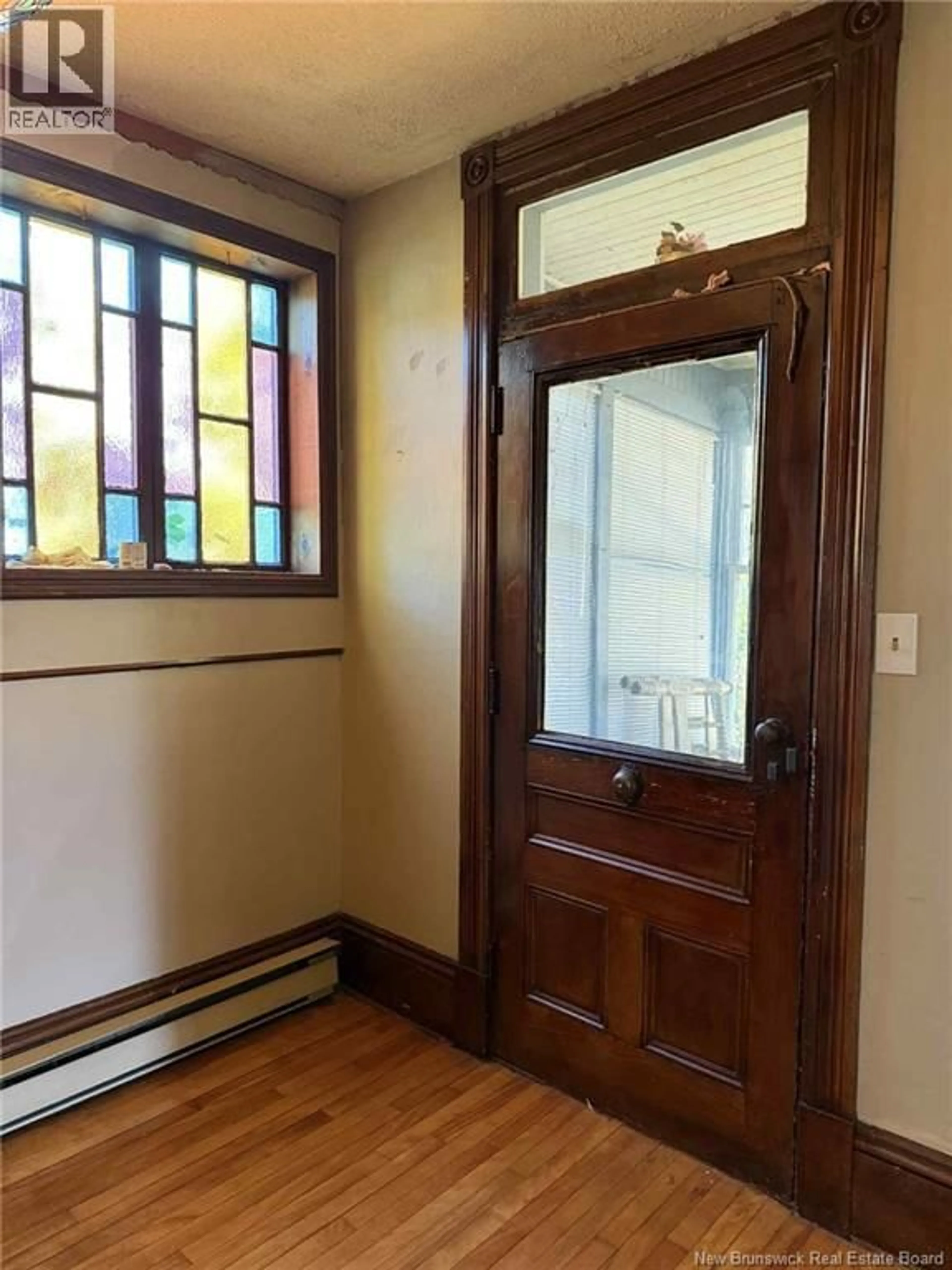 Indoor entryway for 1624 WATER STREET, Miramichi New Brunswick E1N1A8