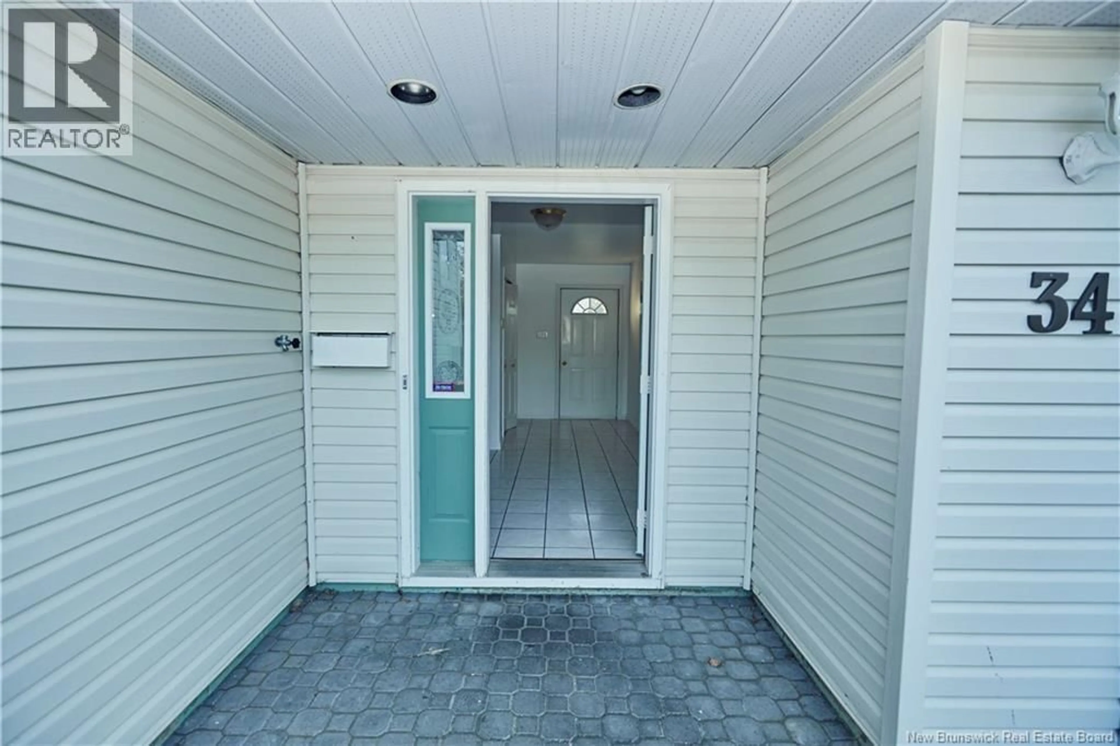 Indoor entryway for 34 WESTMINSTER COURT, Saint John New Brunswick E2K4S3