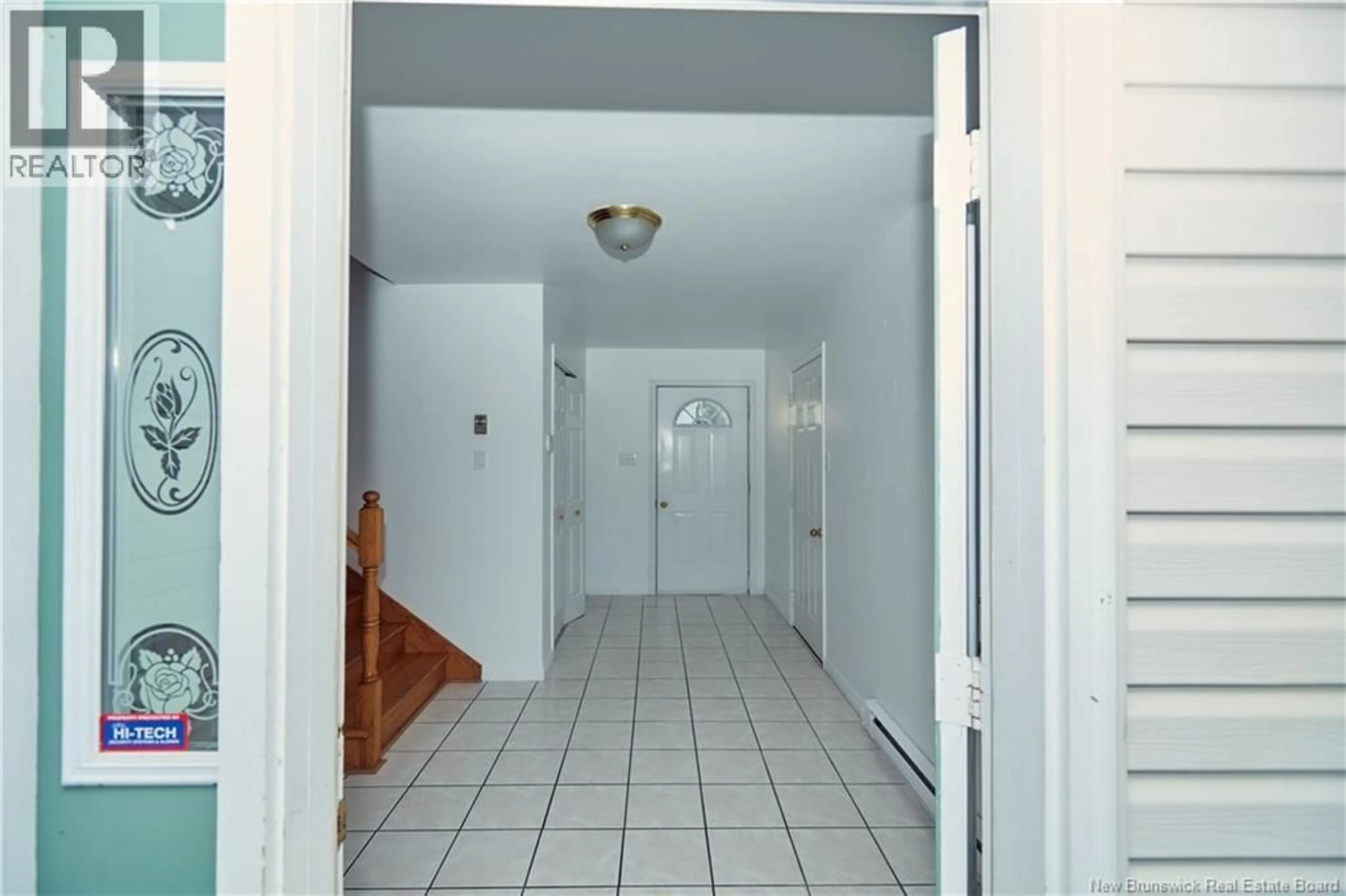 Indoor foyer for 34 WESTMINSTER COURT, Saint John New Brunswick E2K4S3