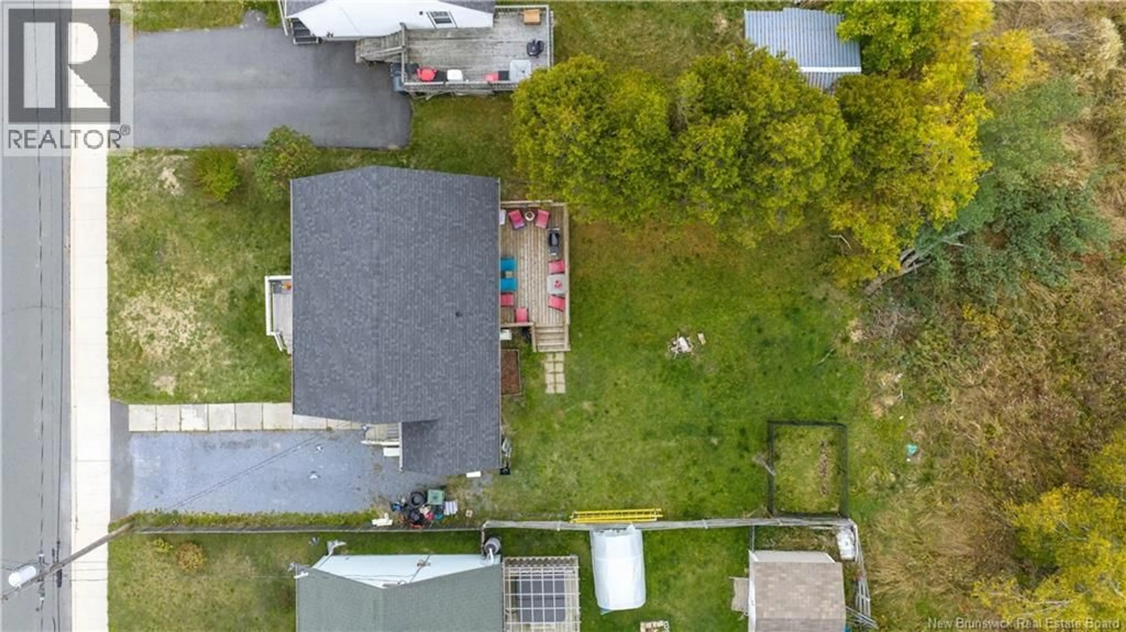 A pic from outside/outdoor area/front of a property/back of a property/a pic from drone, street for 38 BROWN STREET, Saint John New Brunswick E2H1X6