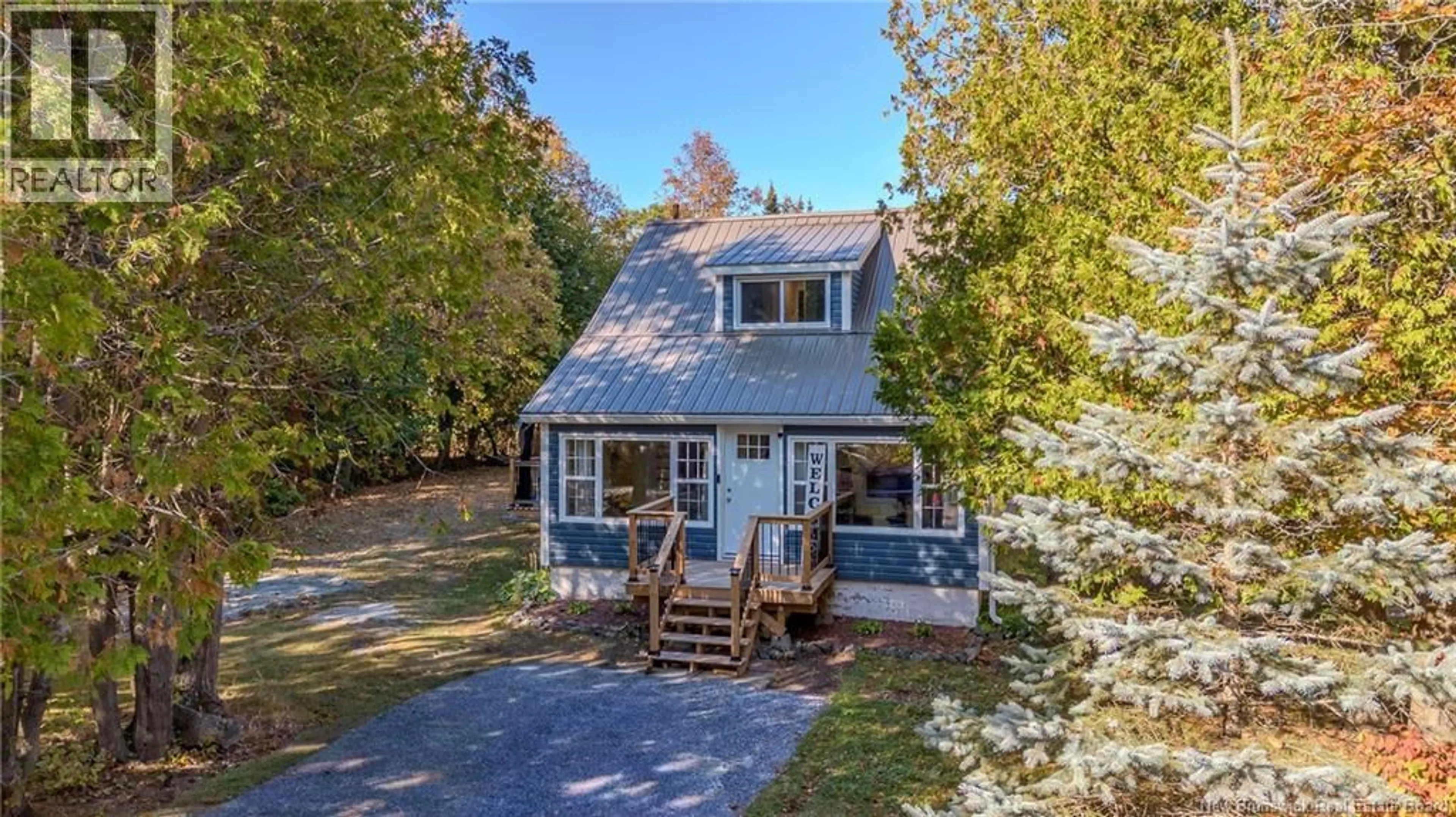 A pic from outside/outdoor area/front of a property/back of a property/a pic from drone, unknown for 45 BELMONT ROAD, Saint John New Brunswick E2M6J9