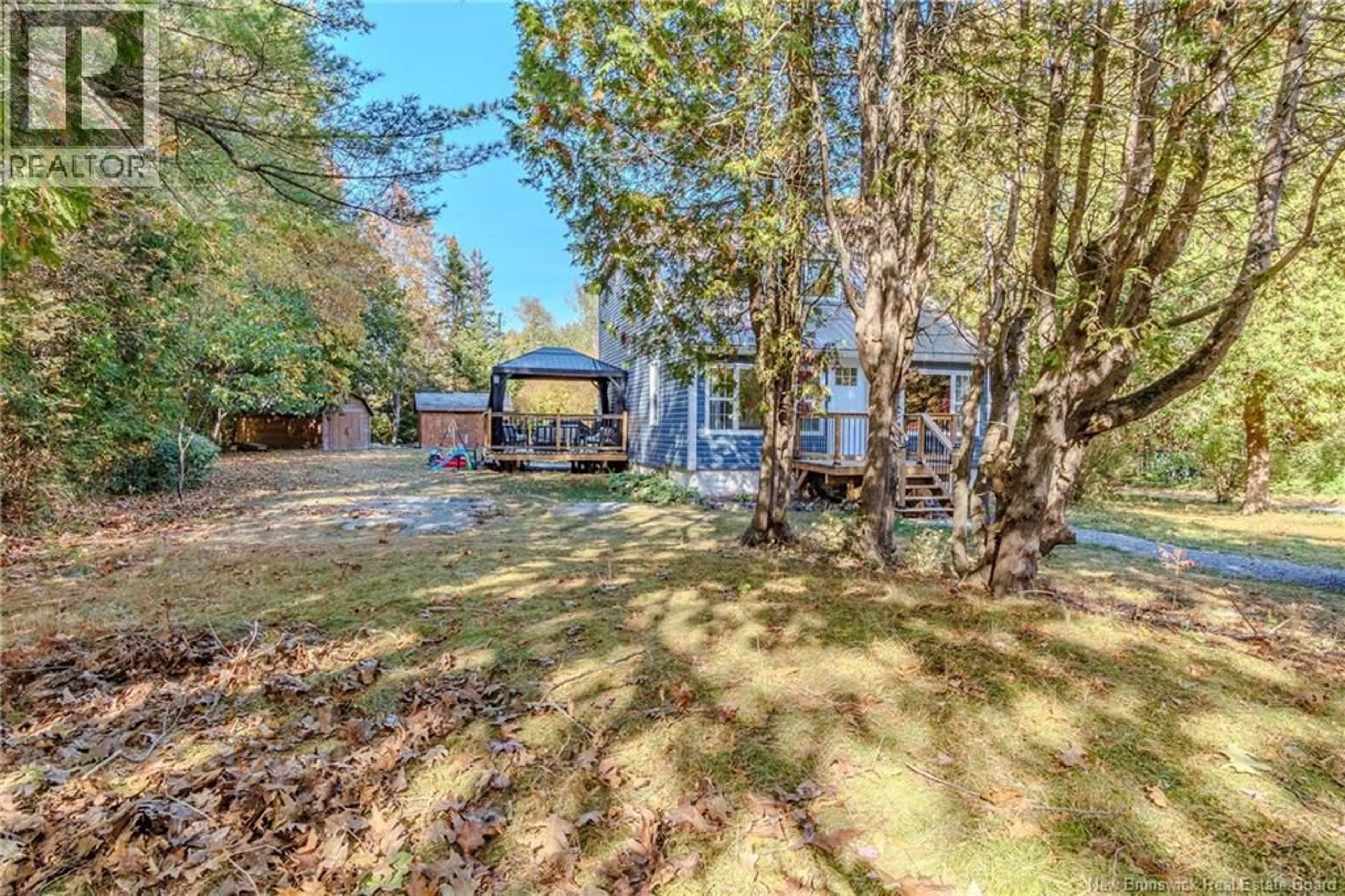 A pic from outside/outdoor area/front of a property/back of a property/a pic from drone, unknown for 45 BELMONT ROAD, Saint John New Brunswick E2M6J9