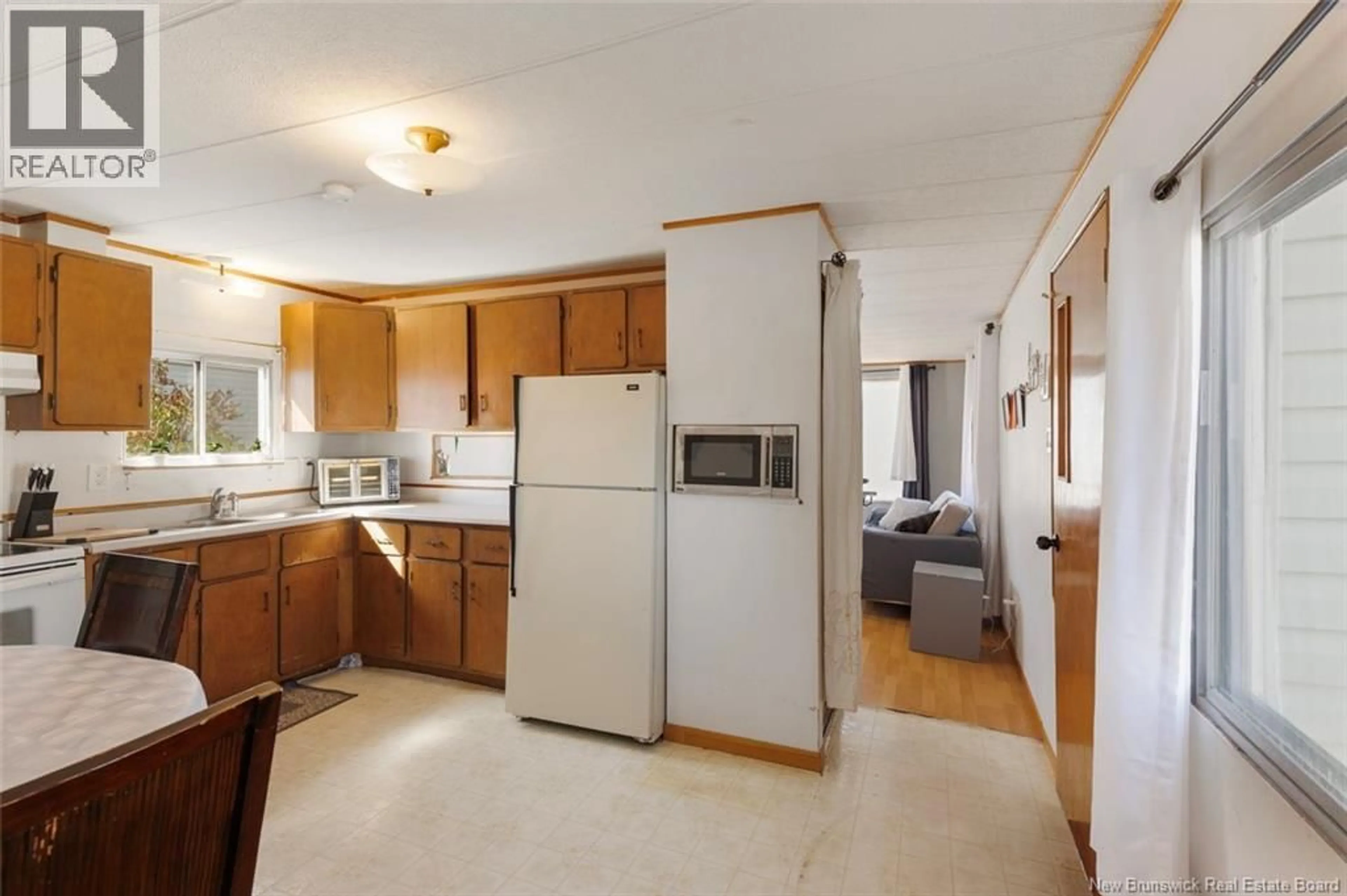 Standard kitchen, unknown for 52 PIONEER AVENUE, Moncton New Brunswick E1G1C9