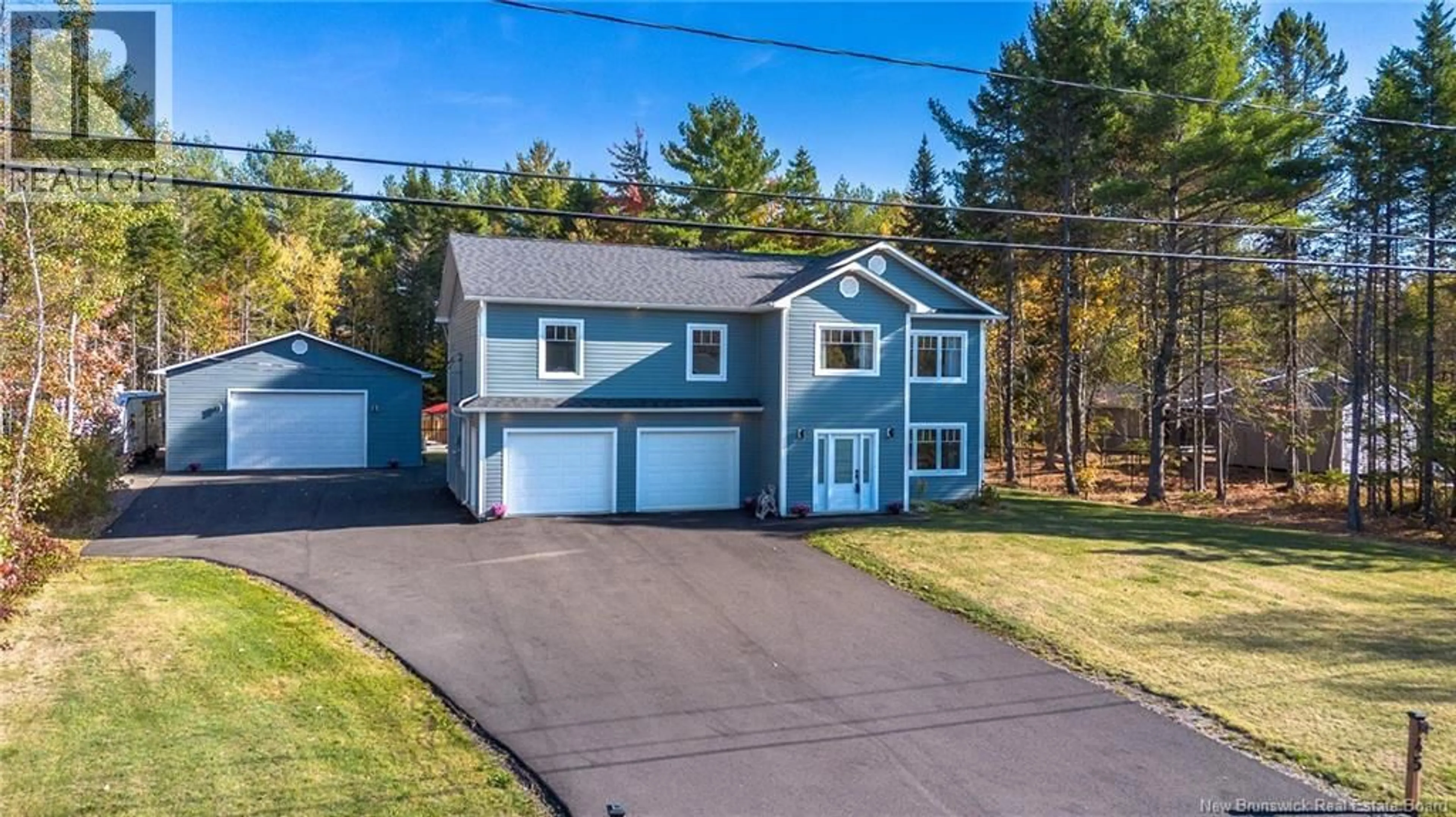 Home with vinyl exterior material, street for 45 THOMPSON AVENUE, Burton New Brunswick E2V4L8