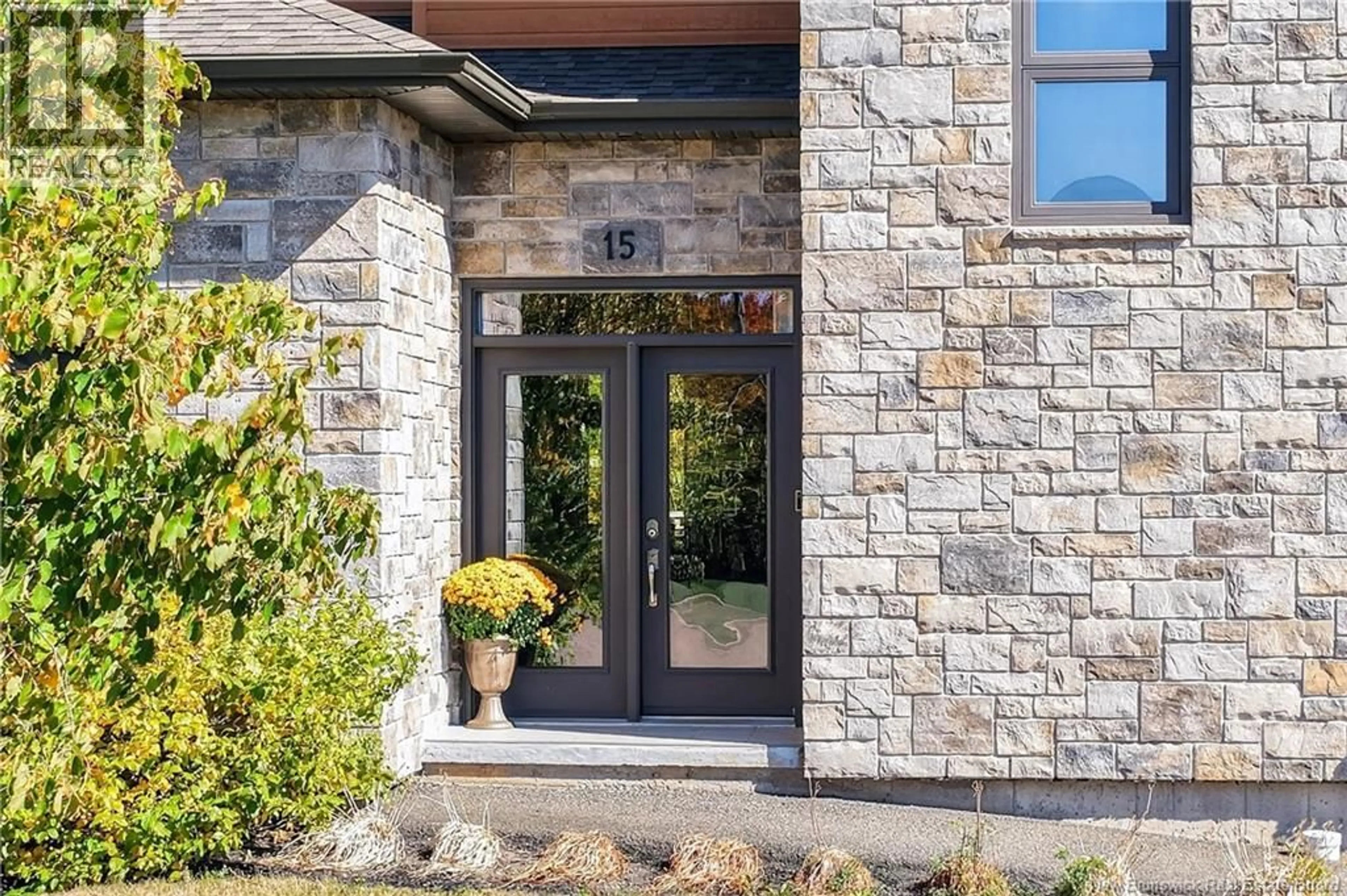 Indoor entryway for 15 TURNBERRY COURT, Moncton New Brunswick E1G5R8