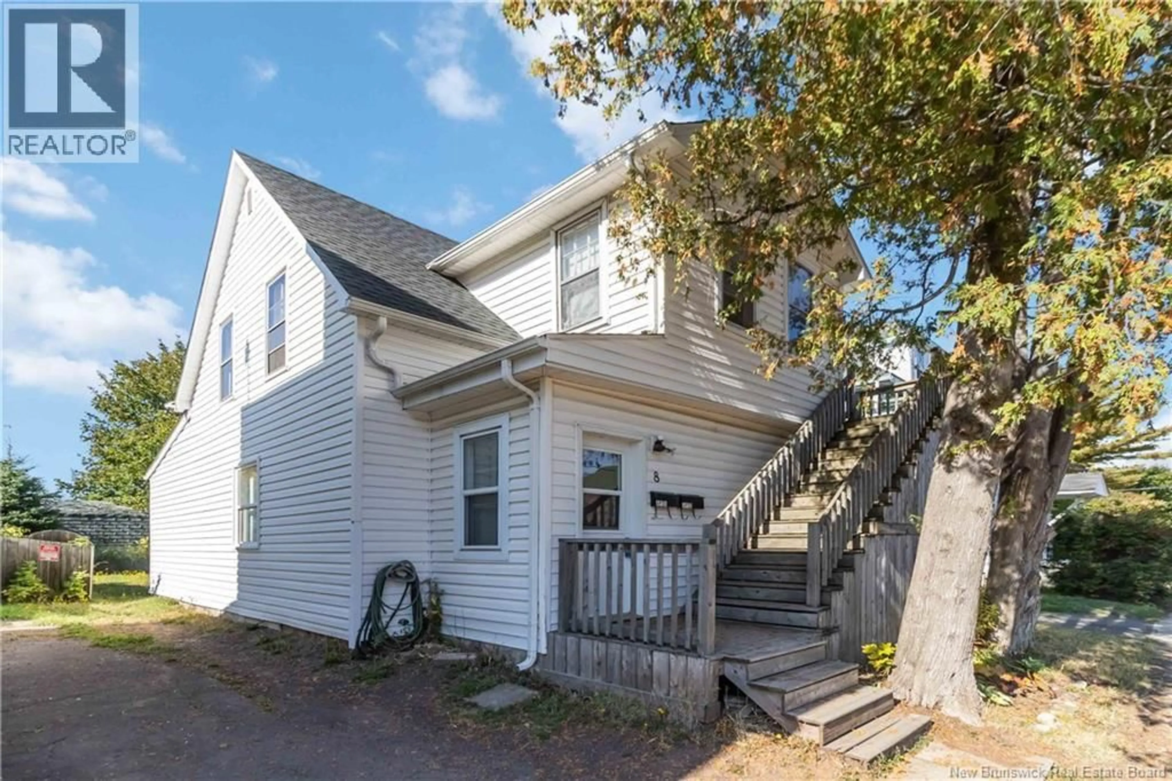A pic from outside/outdoor area/front of a property/back of a property/a pic from drone, street for 8 EMMERSON, Moncton New Brunswick E1C6T1