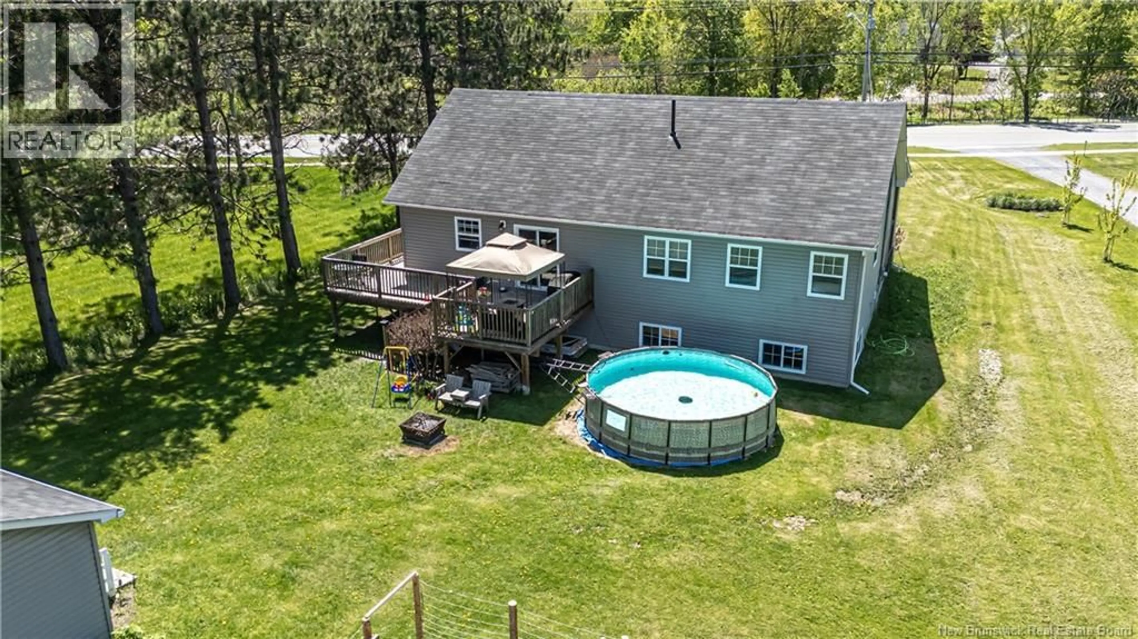 A pic from outside/outdoor area/front of a property/back of a property/a pic from drone, water/lake/river/ocean view for 685 CLEMENTS DRIVE, Fredericton New Brunswick E3A1B8