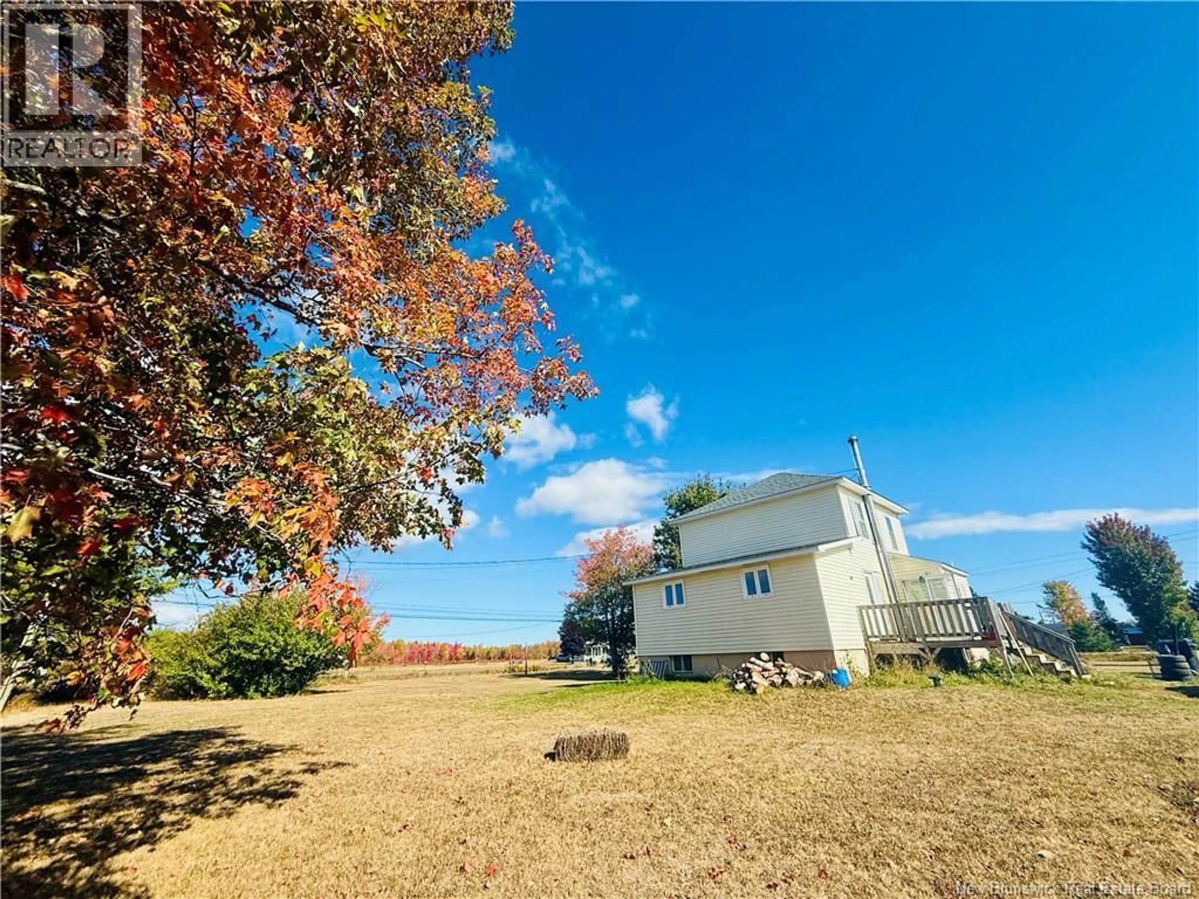 A pic from outside/outdoor area/front of a property/back of a property/a pic from drone, unknown for 6 RUE ROUSSELLE, Saint-Wilfred New Brunswick E9G2T6