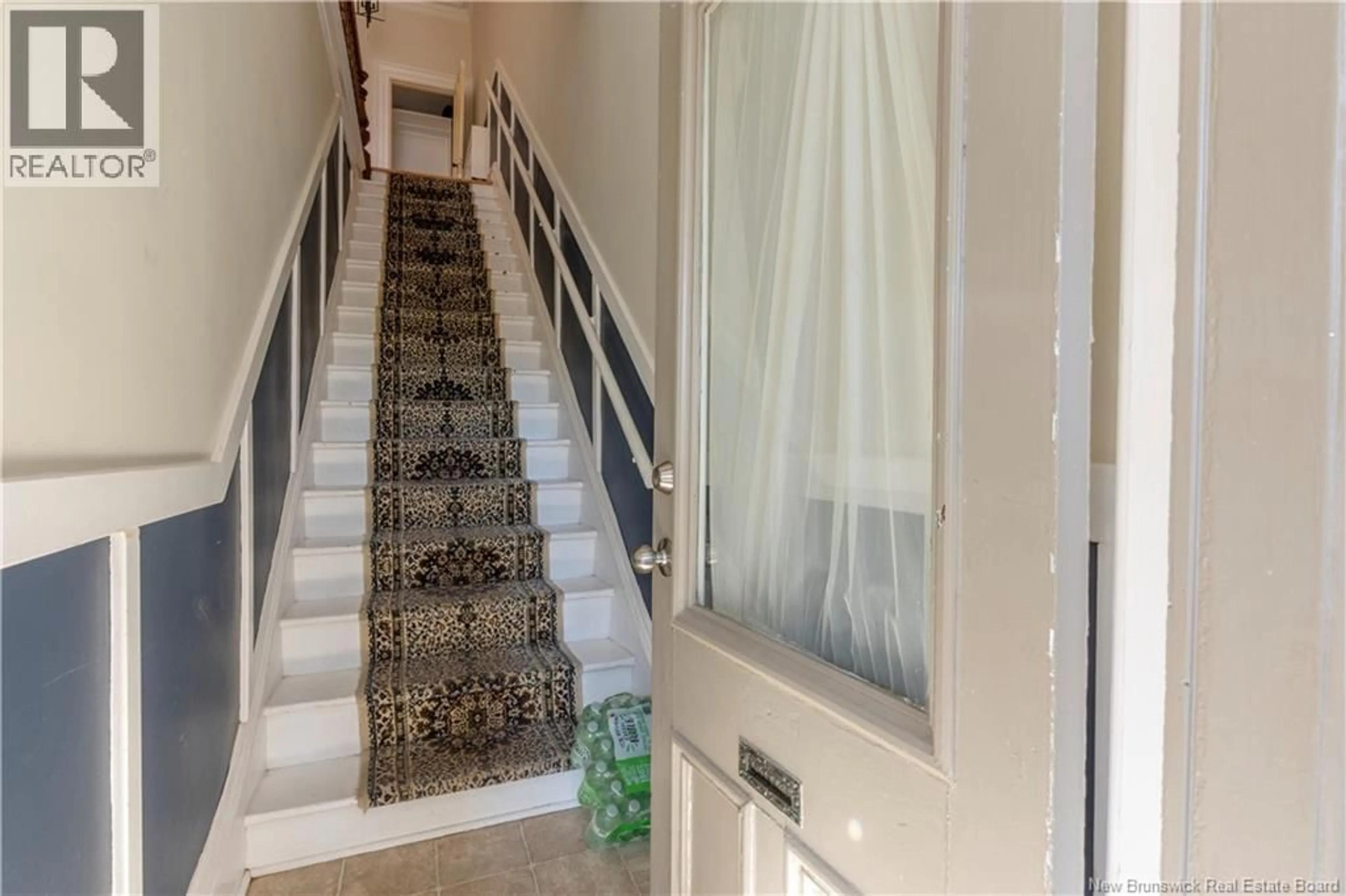 Indoor foyer for 127 LEINSTER STREET, Saint John New Brunswick E2L1J4