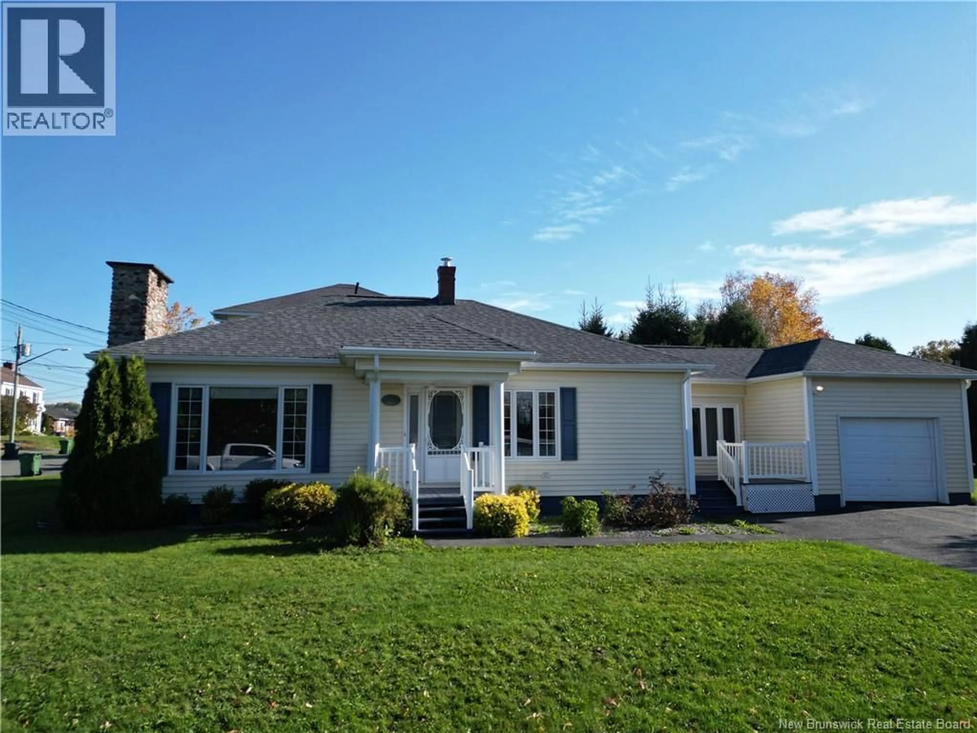 Home with vinyl exterior material, street for 68 CHURCH STREET, Grand-Sault/Grand Falls New Brunswick E3Z2H9