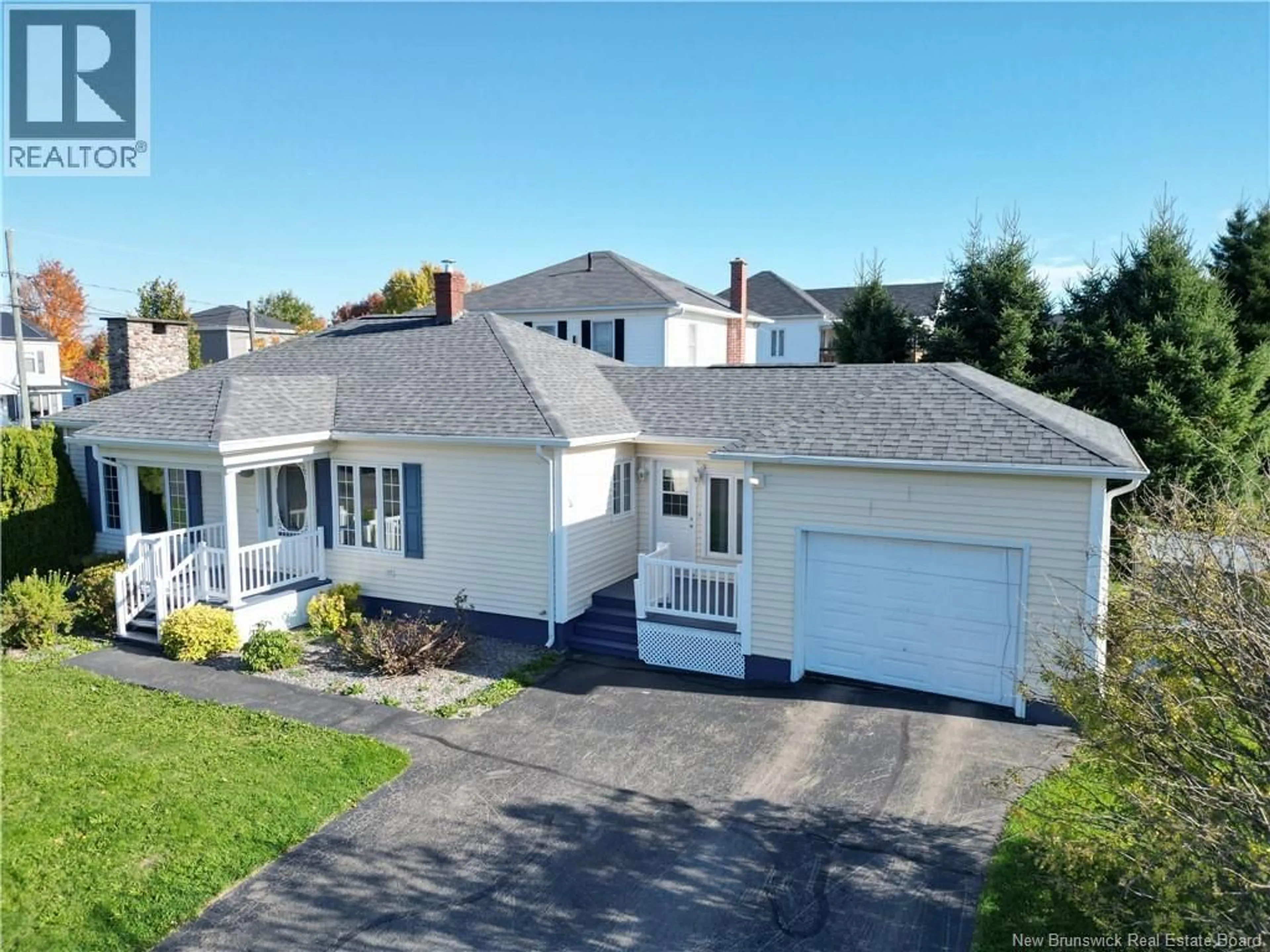 A pic from outside/outdoor area/front of a property/back of a property/a pic from drone, street for 68 CHURCH STREET, Grand-Sault/Grand Falls New Brunswick E3Z2H9