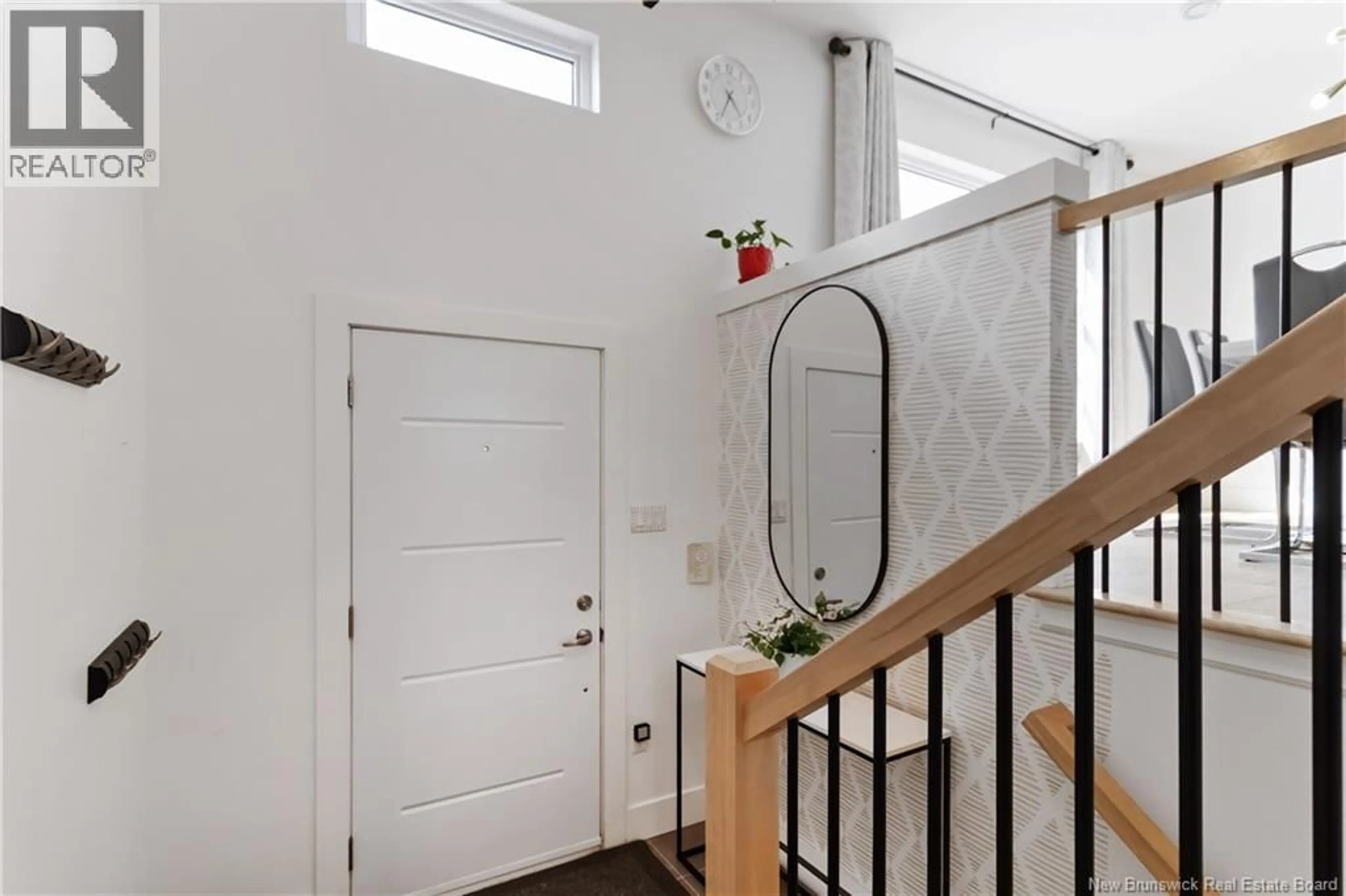 Indoor entryway for 16 BEAU DOMAINE, Dieppe New Brunswick E1A9H5