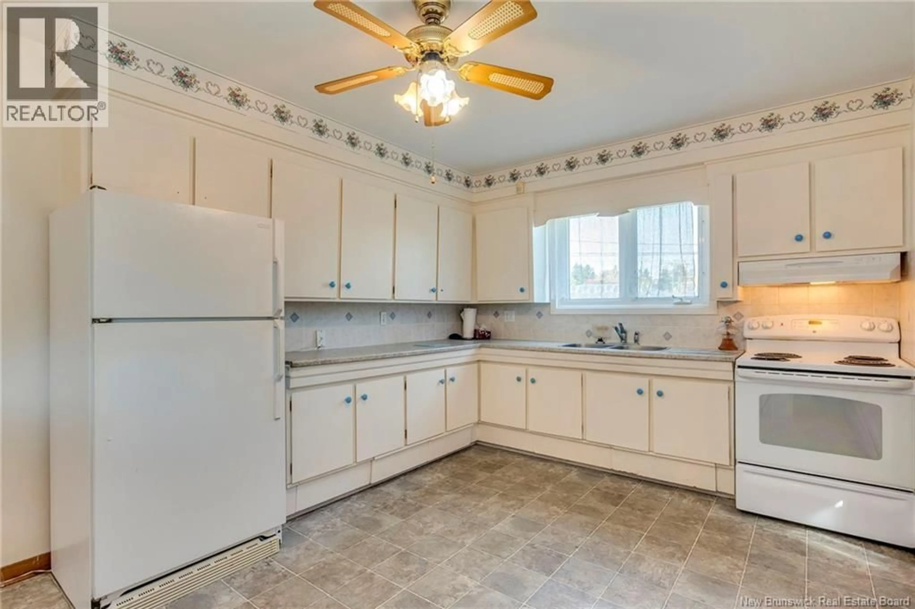 Standard kitchen, ceramic/tile floor for 60 DOROTHEA, Saint John New Brunswick E2J3J1