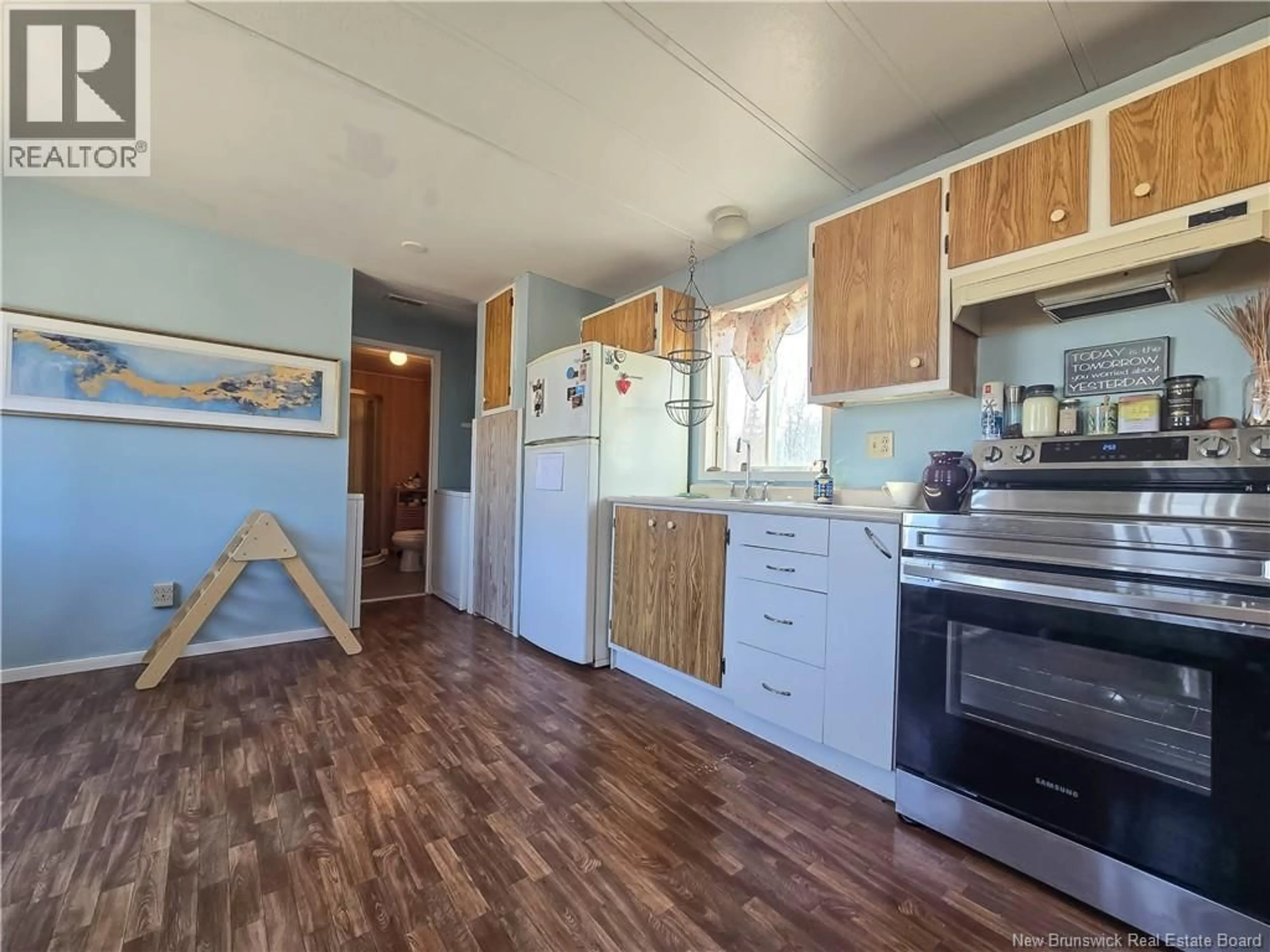 Standard kitchen, wood/laminate floor for 336 MACLAGGAN DRIVE, Blackville New Brunswick E9B1H7