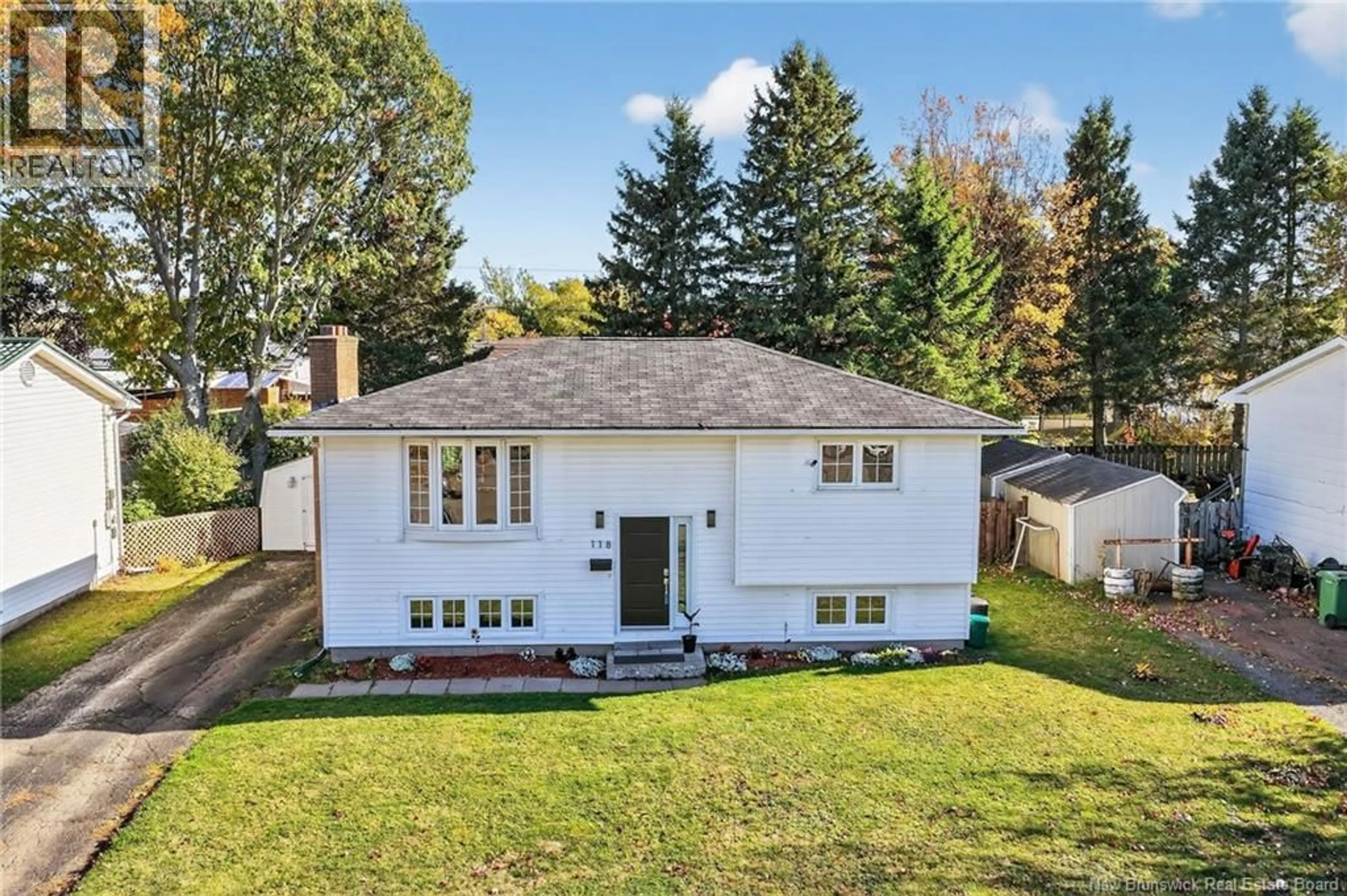 A pic from outside/outdoor area/front of a property/back of a property/a pic from drone, street for 118 KENDRA, Moncton New Brunswick E1C8Y1