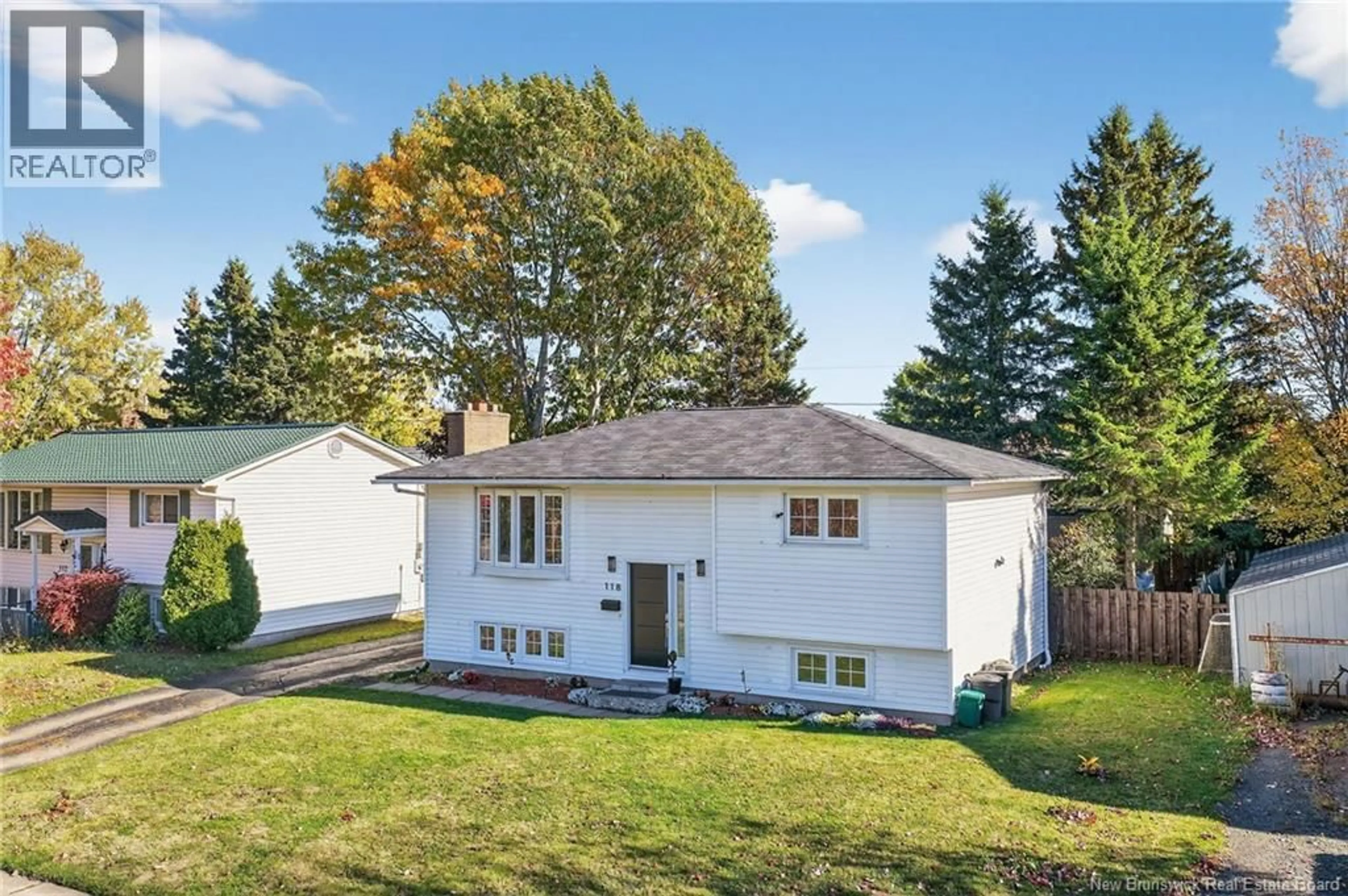A pic from outside/outdoor area/front of a property/back of a property/a pic from drone, street for 118 KENDRA, Moncton New Brunswick E1C8Y1
